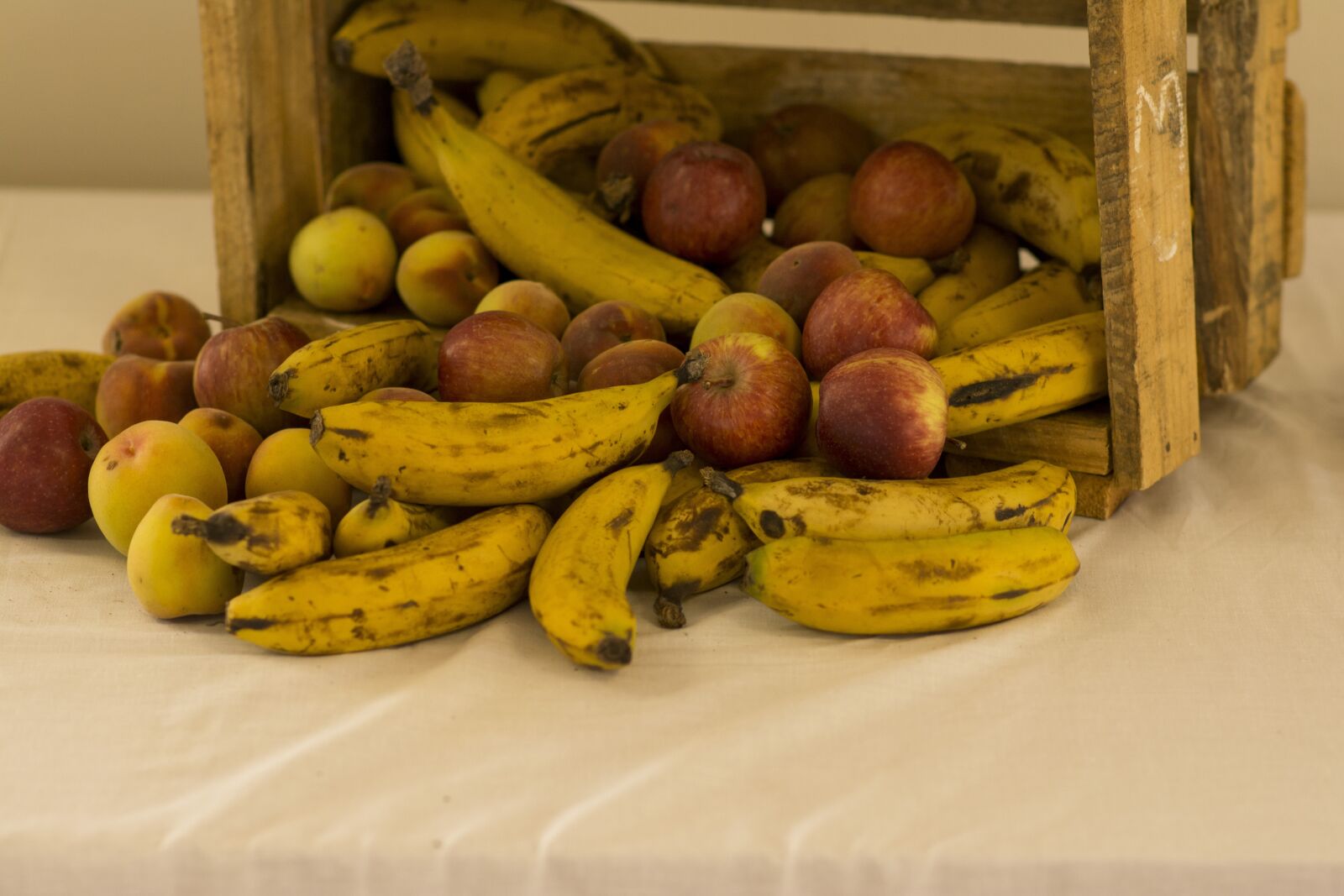 Nikon D7100 sample photo. Fruit, banana, apple photography