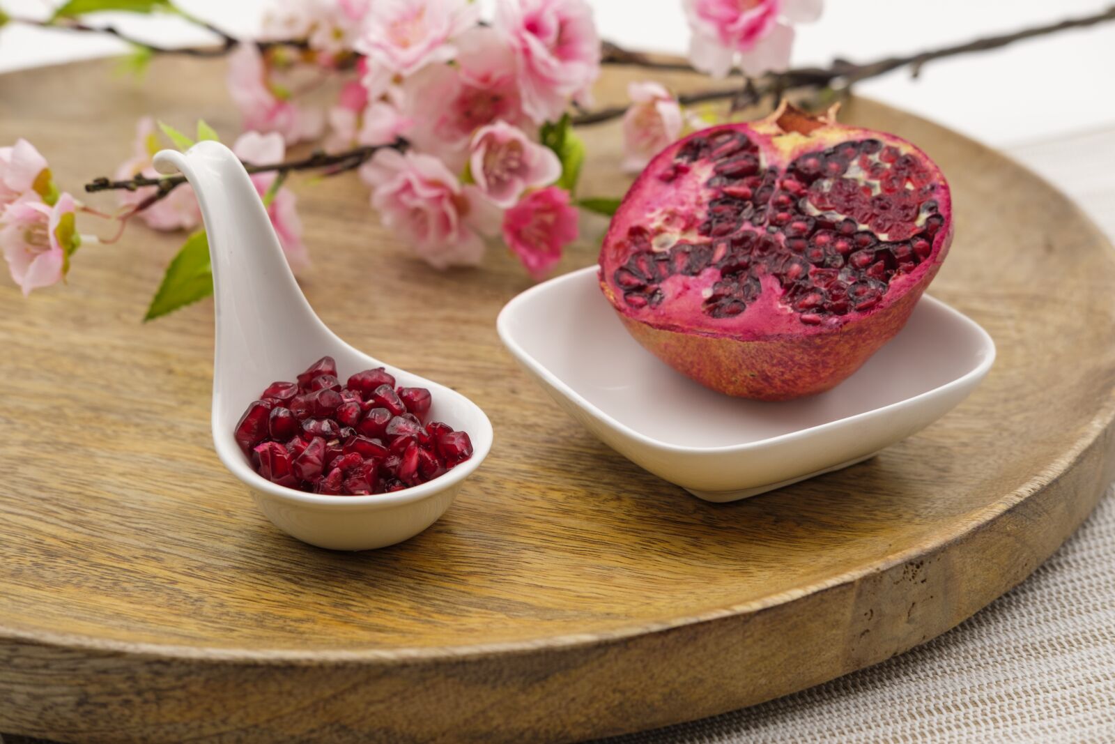 Fujifilm X-T2 + Fujifilm XF 35mm F2 R WR sample photo. Pomegranate, fruit, seeds photography