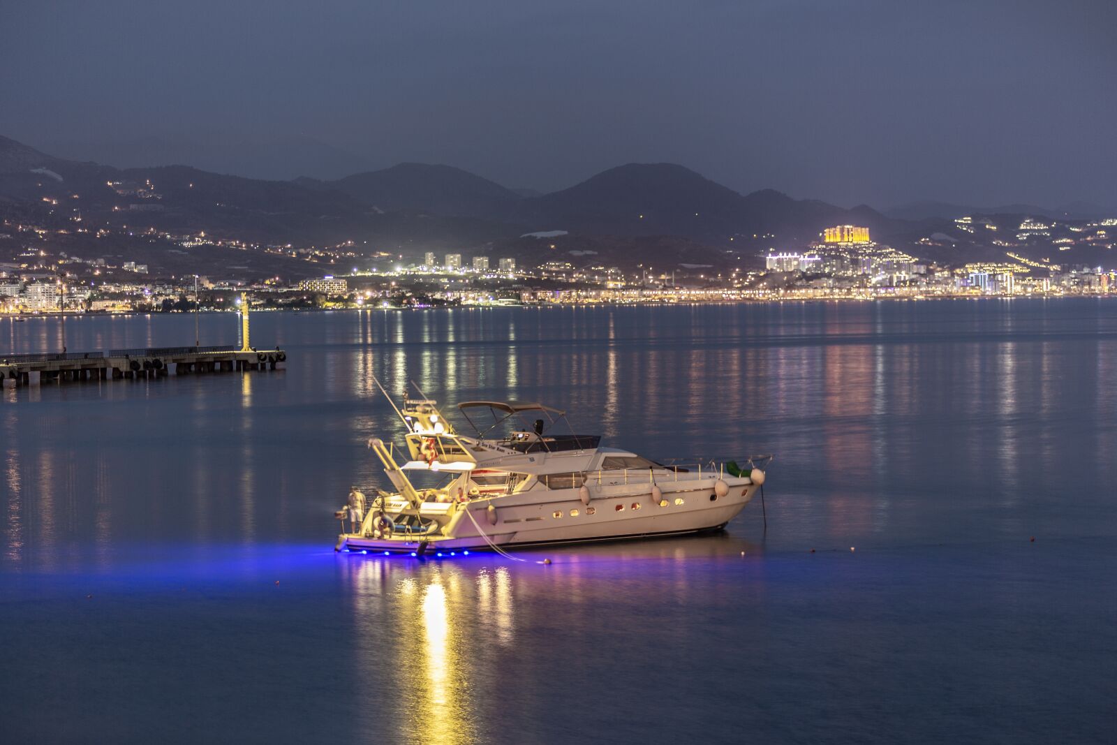Canon EOS 5D Mark III sample photo. Alanya, turkey, night photography