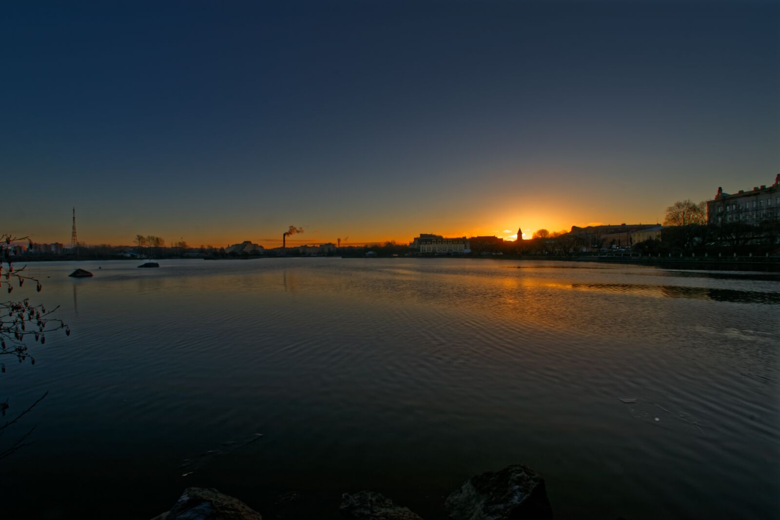 Canon EOS 500D (EOS Rebel T1i / EOS Kiss X3) sample photo. Winter, dawn, castle photography
