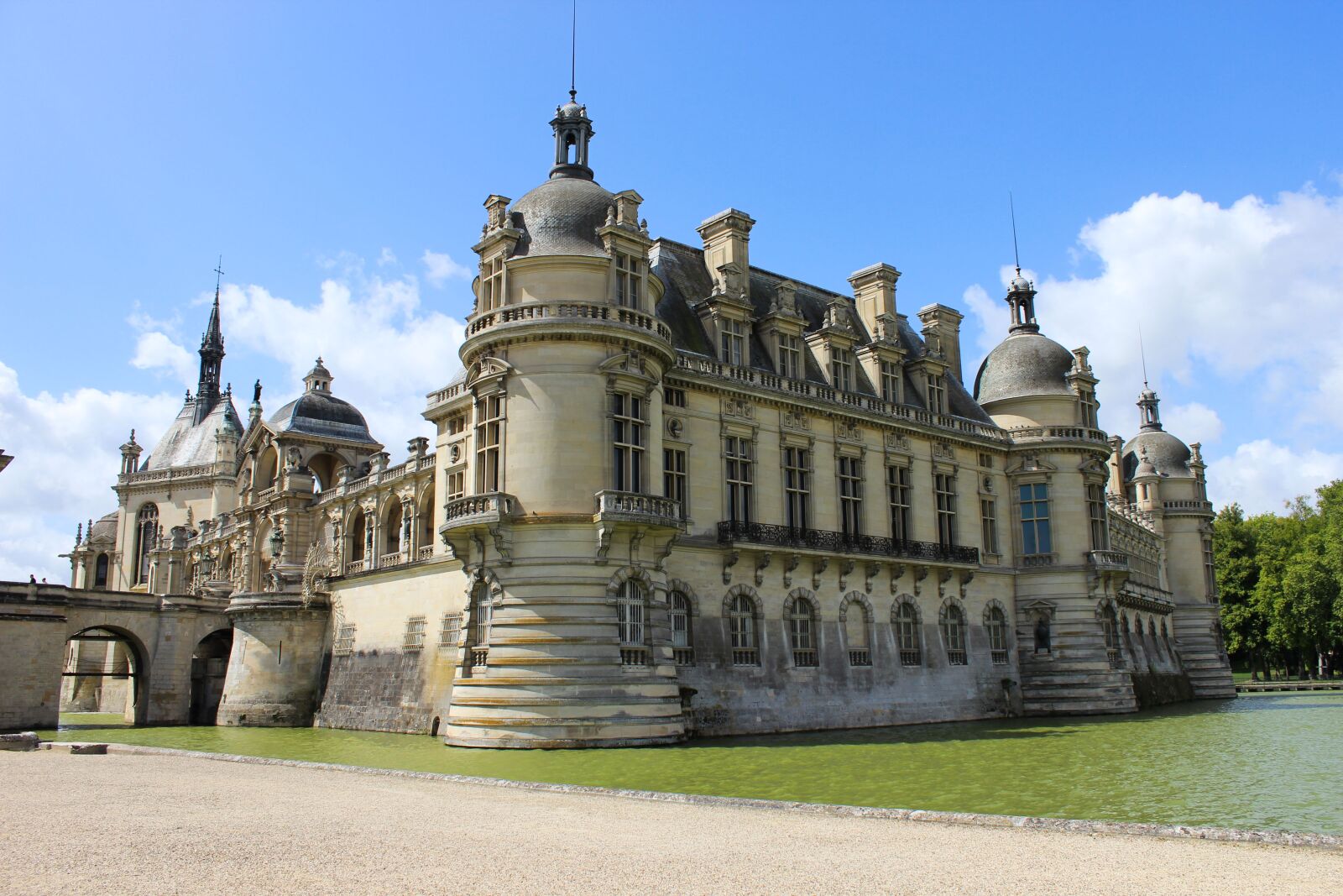 Canon EOS 600D (Rebel EOS T3i / EOS Kiss X5) sample photo. Castle, sun, clouds photography