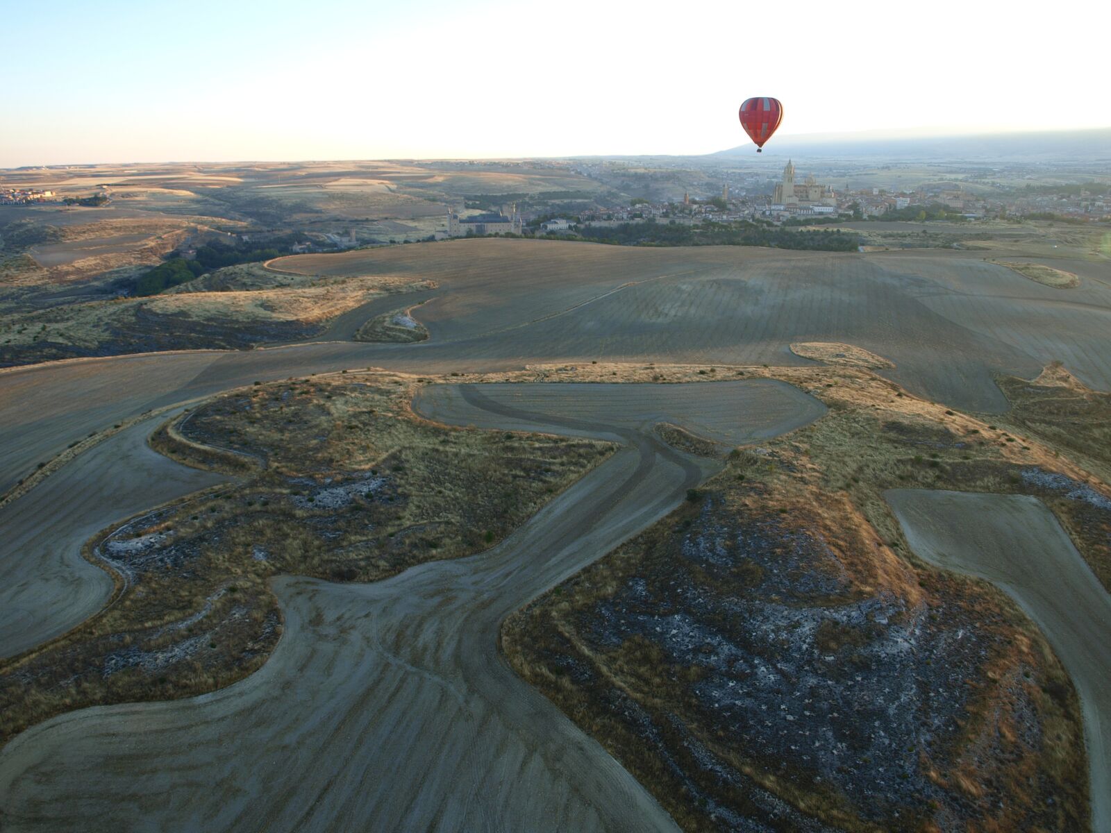 Olympus E-420 (EVOLT E-420) sample photo. Balloon, aerostatic, flying photography