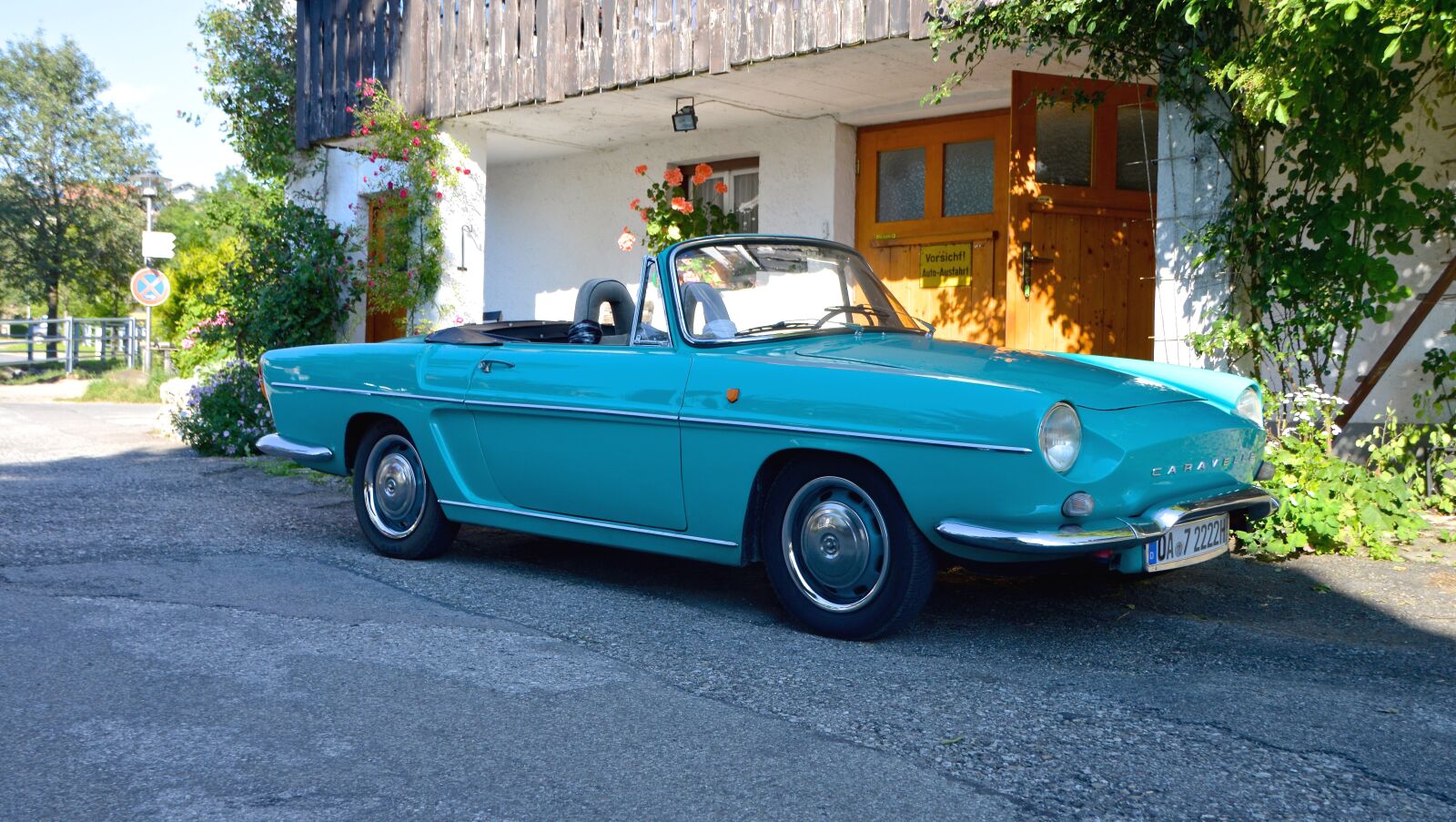 Nikon D3200 sample photo. Oldtimer, automobile, renault photography