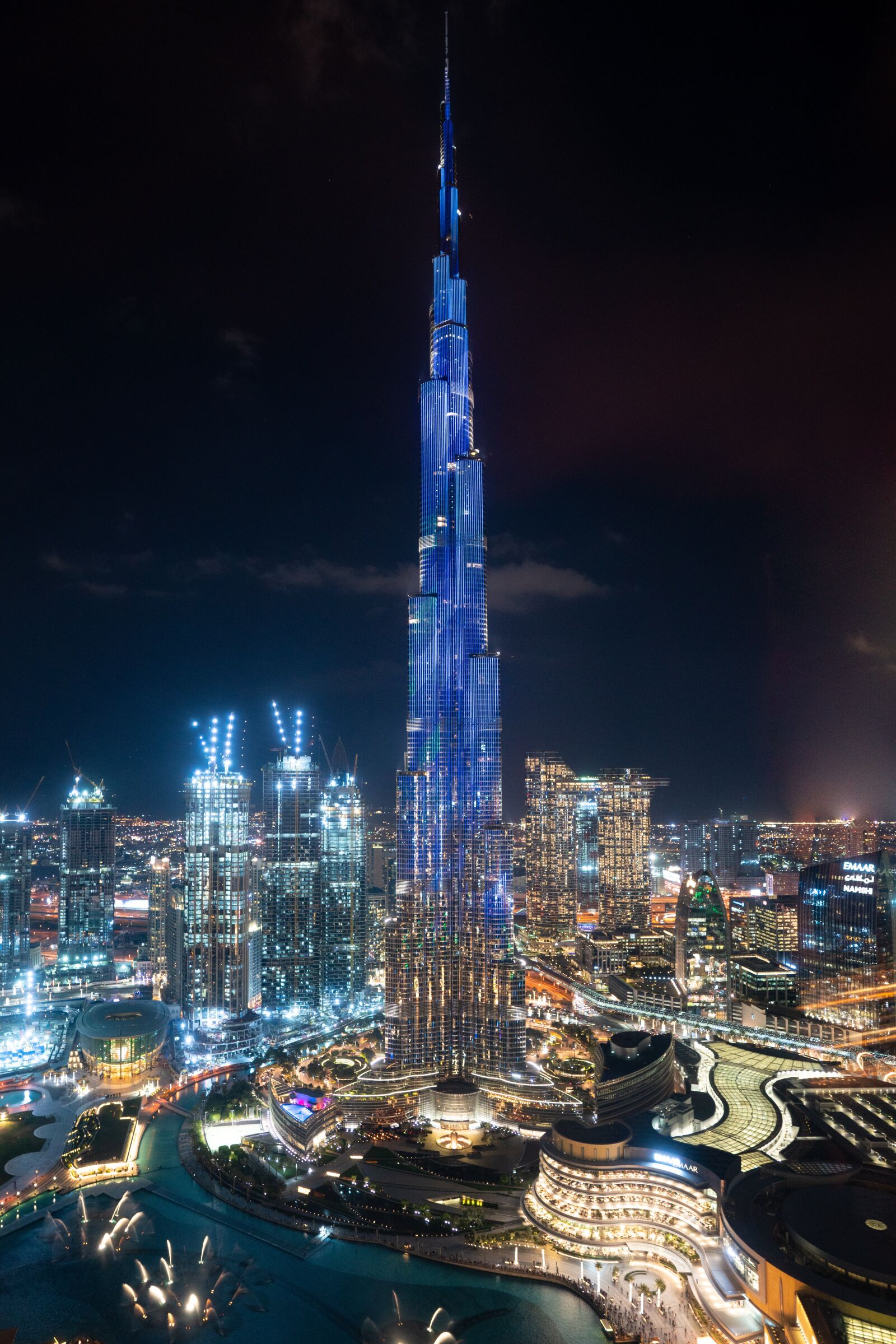 ZEISS Batis 18mm F2.8 sample photo. Dubai, skyscraper, night photography