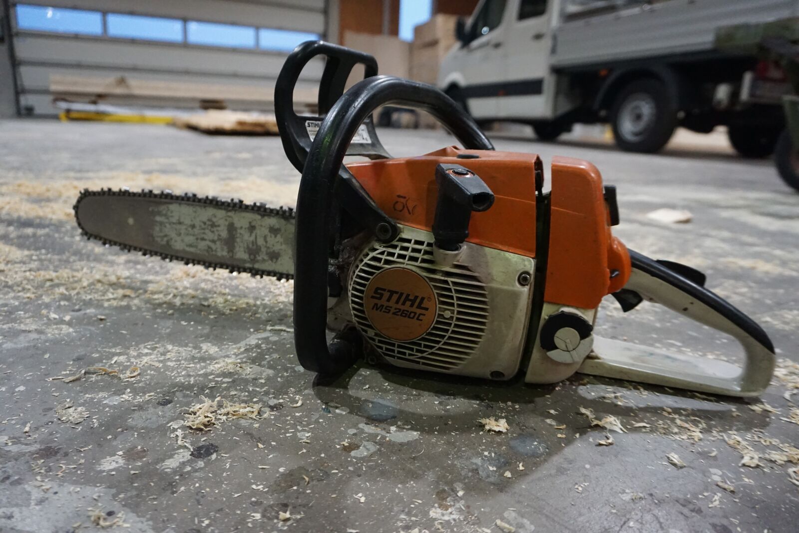 Sony E 16-50mm F3.5-5.6 PZ OSS sample photo. Chainsaw, work, wood photography