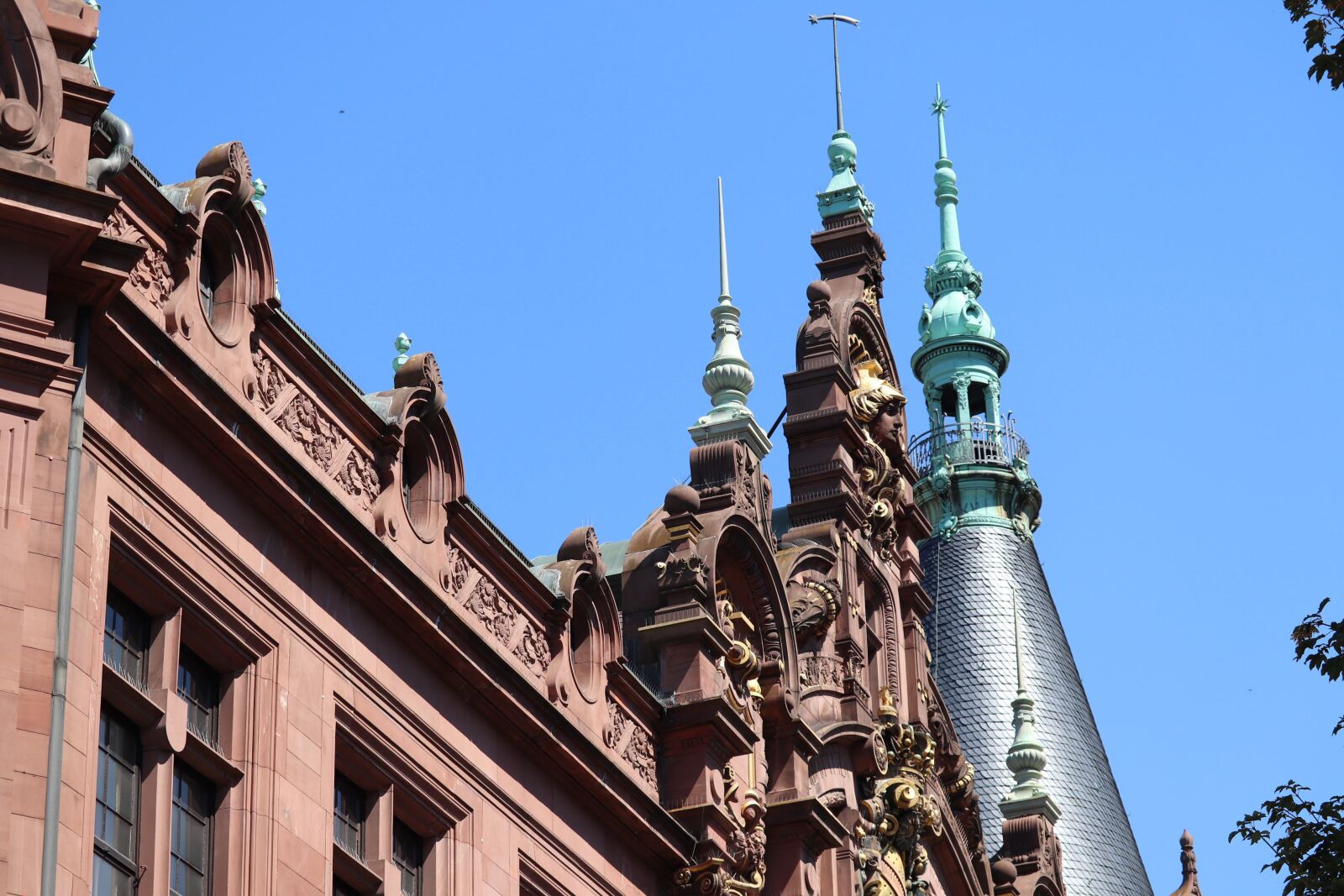 Canon EF-S 55-250mm F4-5.6 IS STM sample photo. Architecture, house, facade photography