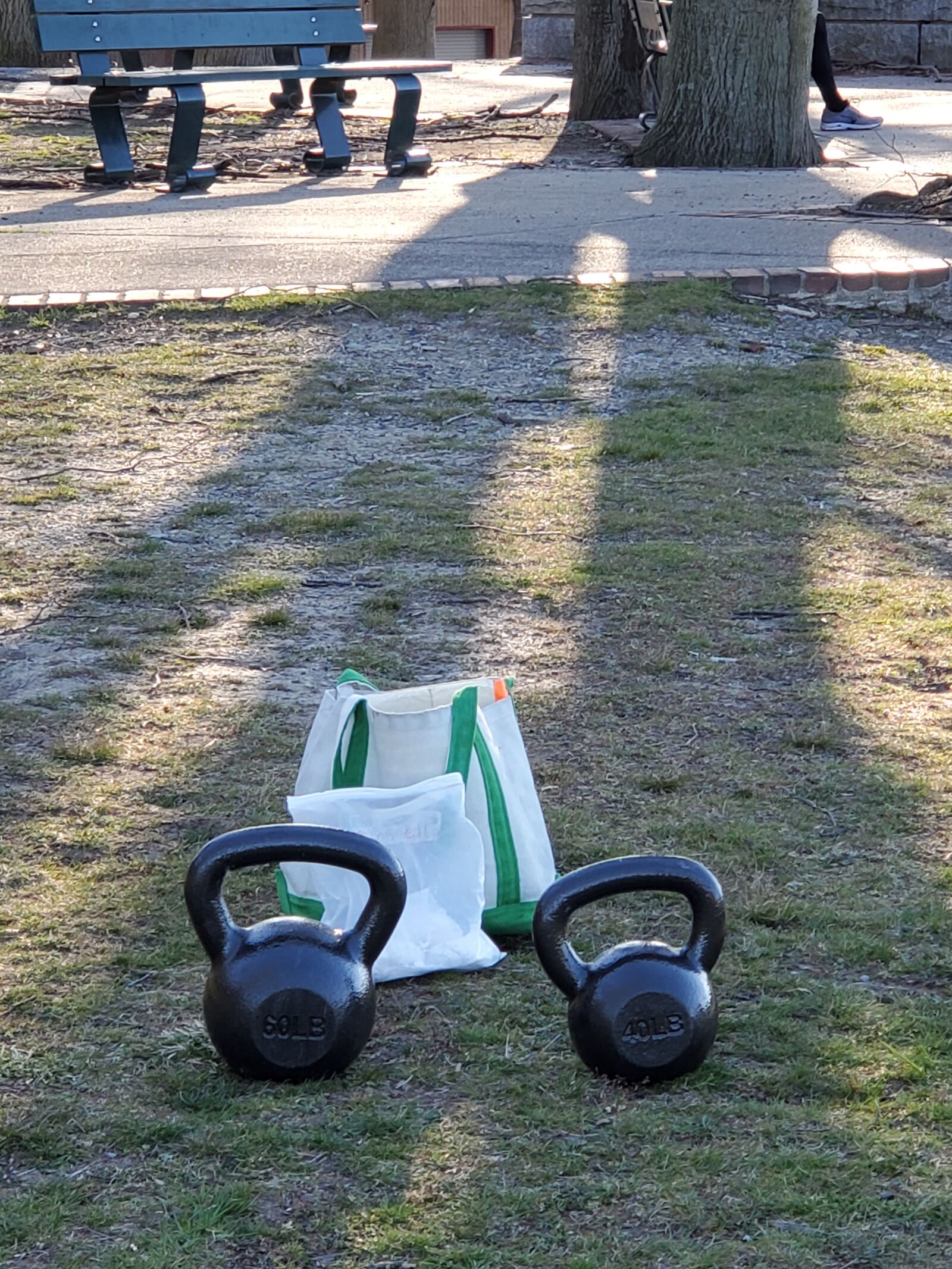 Samsung Galaxy S10+ sample photo. Kettlebells, chalk, workout photography
