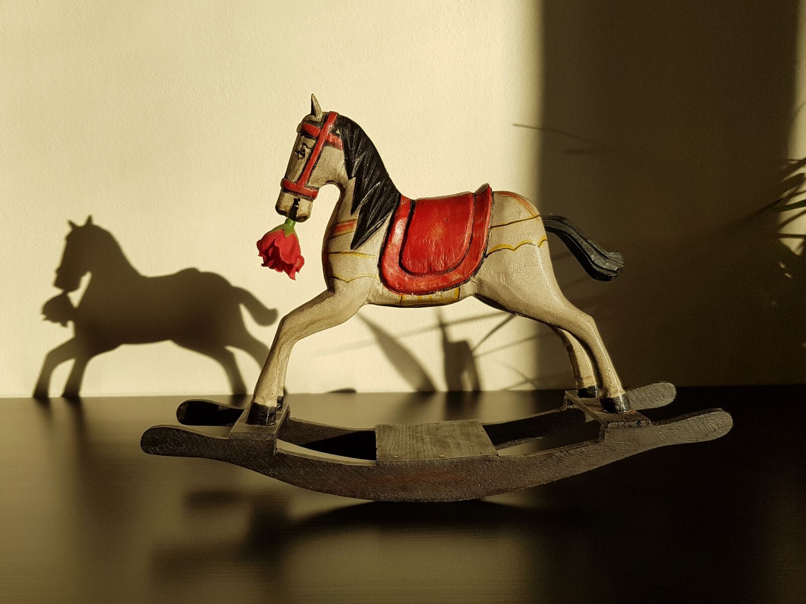 Samsung Galaxy S7 Edge sample photo. Rocking horse, toy, statuette photography