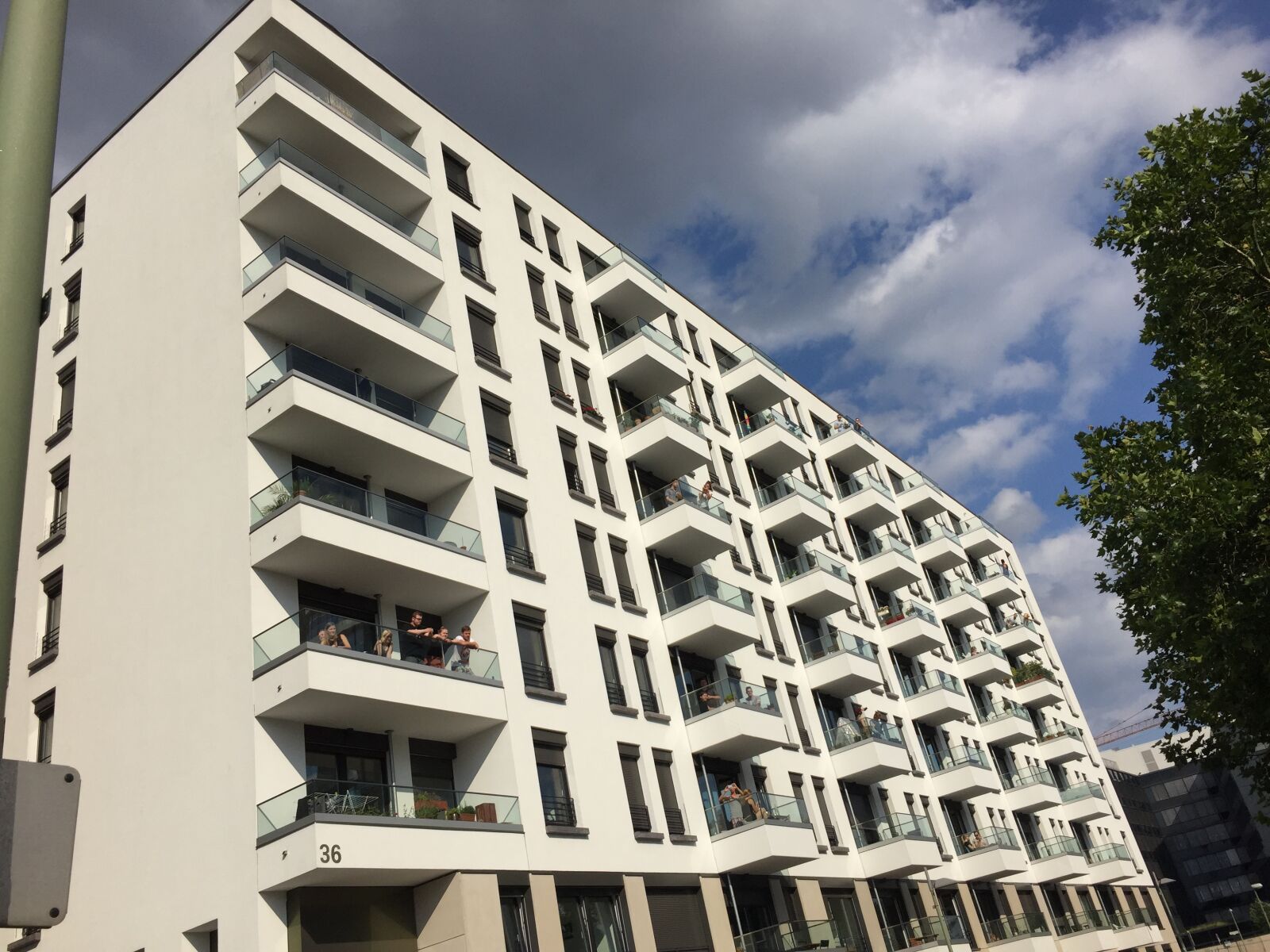 Apple iPhone 6 sample photo. Berlin, spectators photography