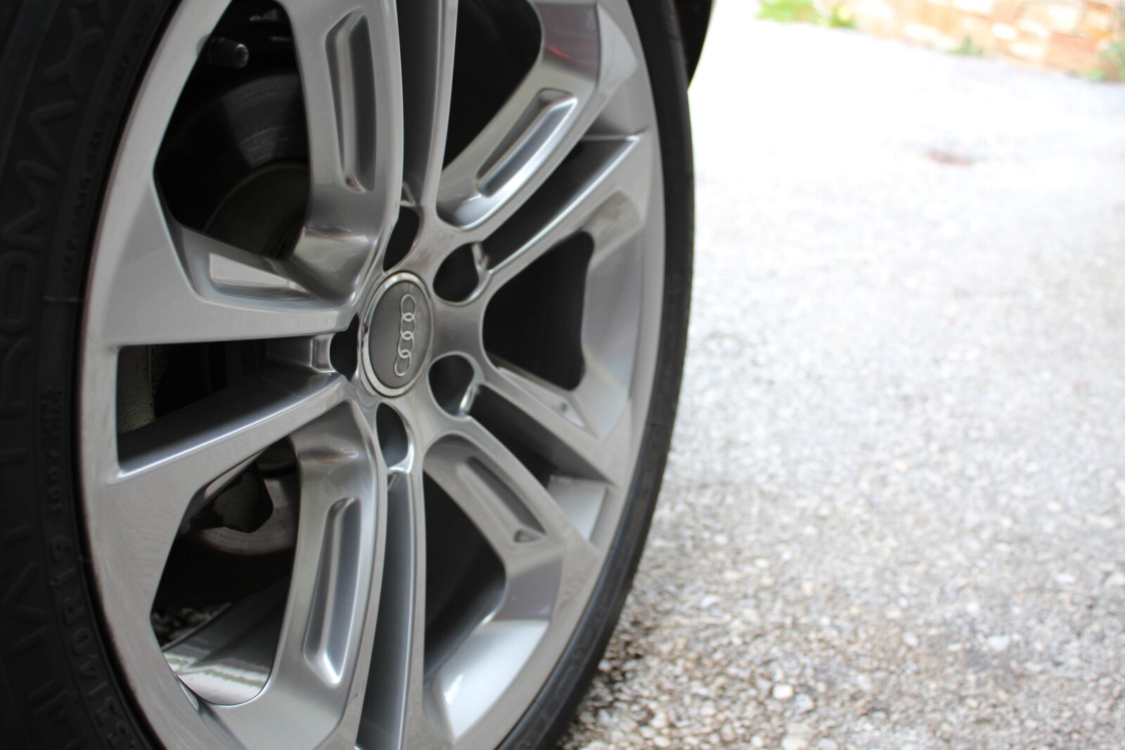 Canon EF-S 18-55mm F3.5-5.6 IS sample photo. Audi, wheels, autos photography