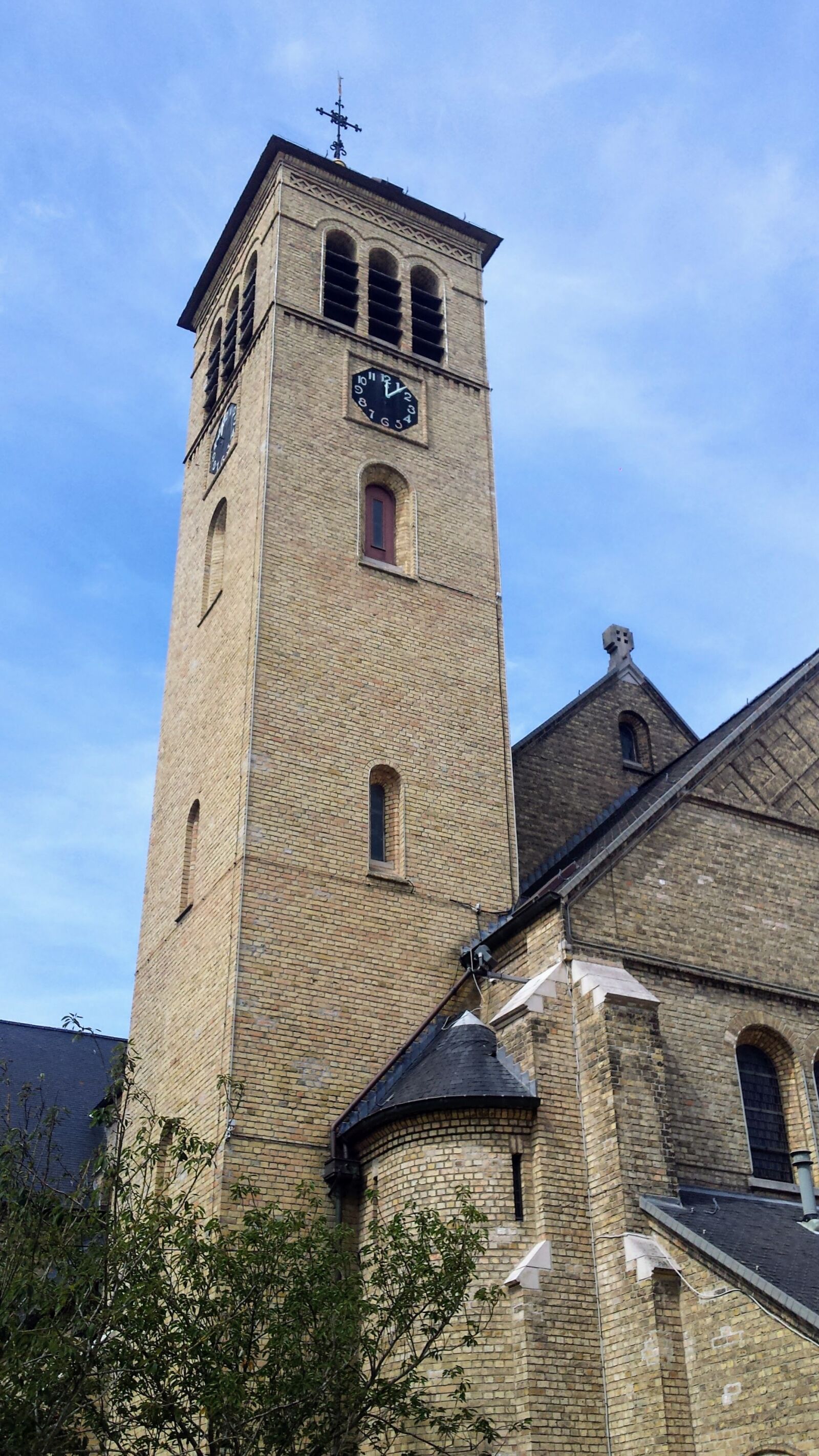 Samsung Galaxy S4 sample photo. De panne, church, belgium photography