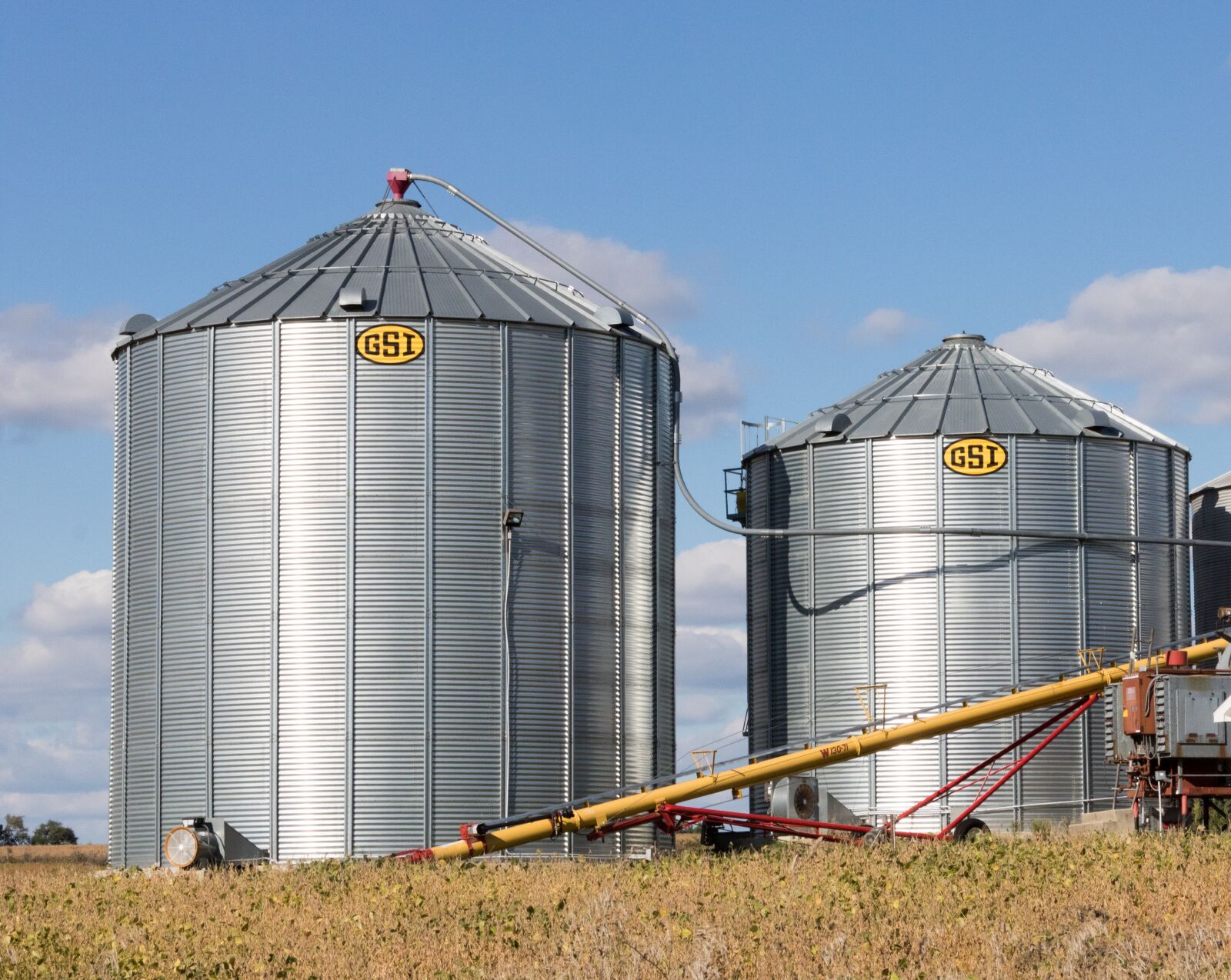Canon EOS 750D (EOS Rebel T6i / EOS Kiss X8i) sample photo. Farm, silo, agriculture photography