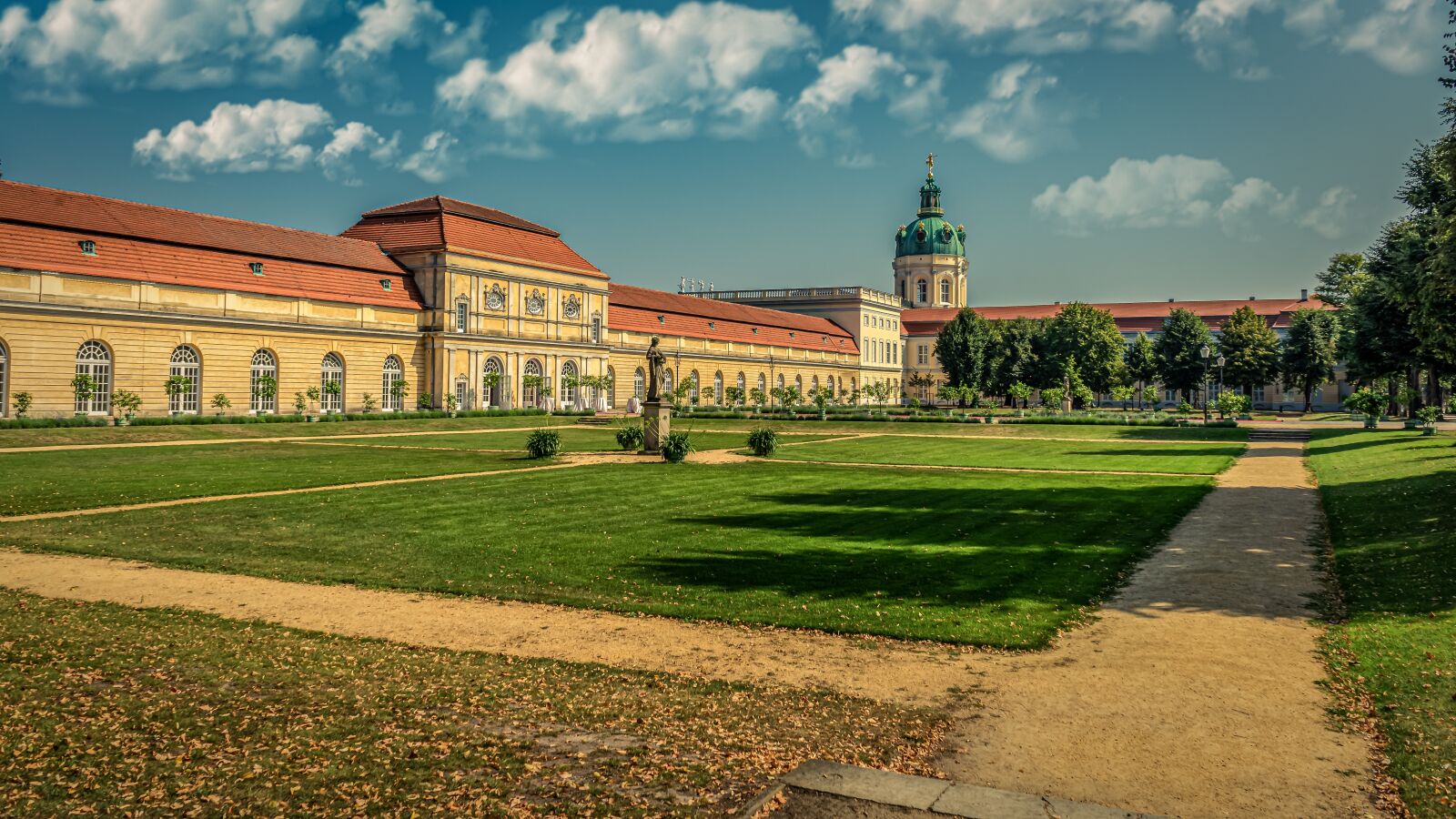 Sony a7 II sample photo. Castle, building, architecture photography