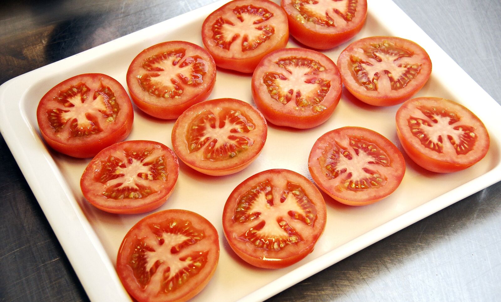 Canon EOS 20D sample photo. Tomatoes, oven, garnish photography