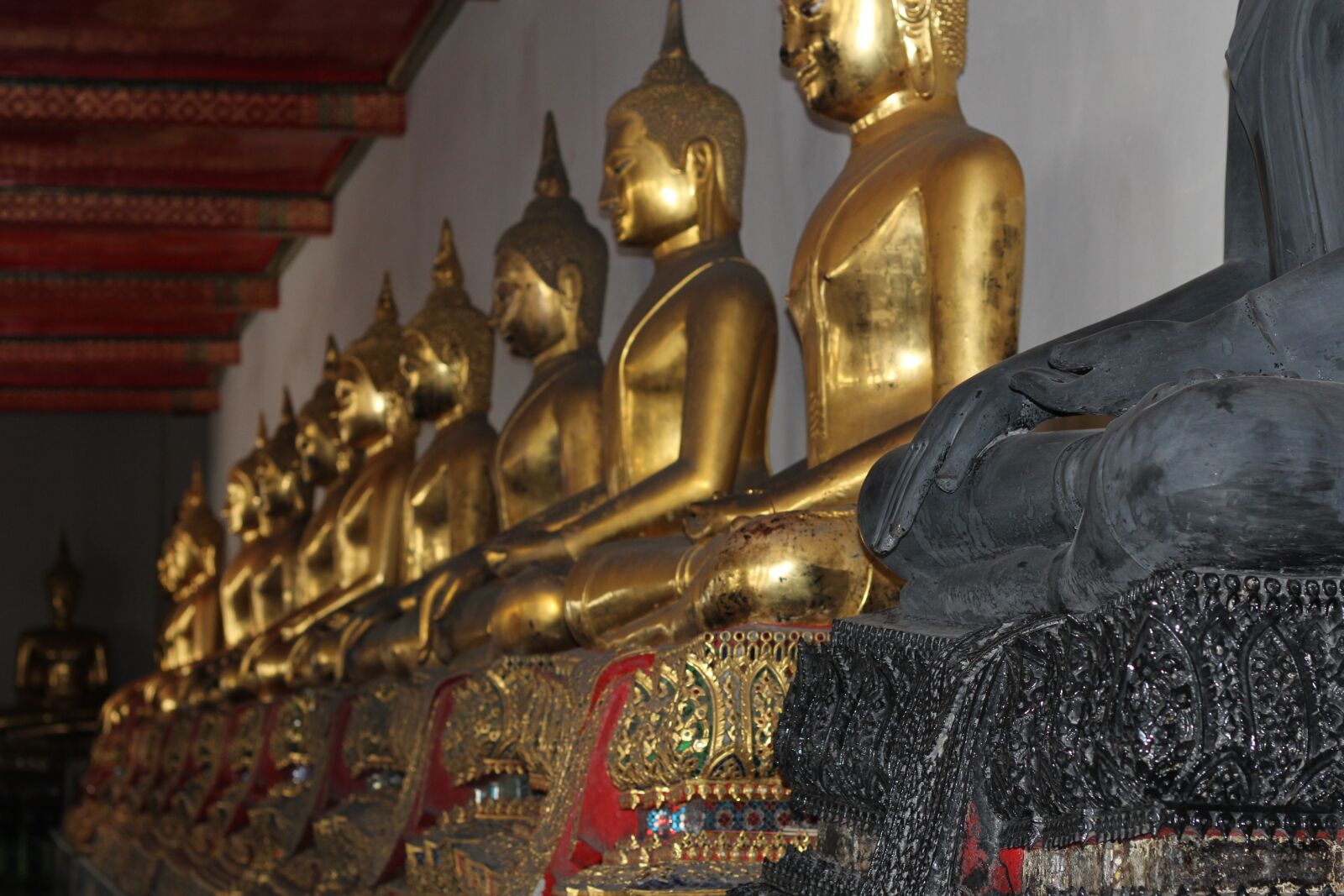 Canon EOS 60D + Canon EF 50mm F1.8 II sample photo. Wat, temple, bangkok photography