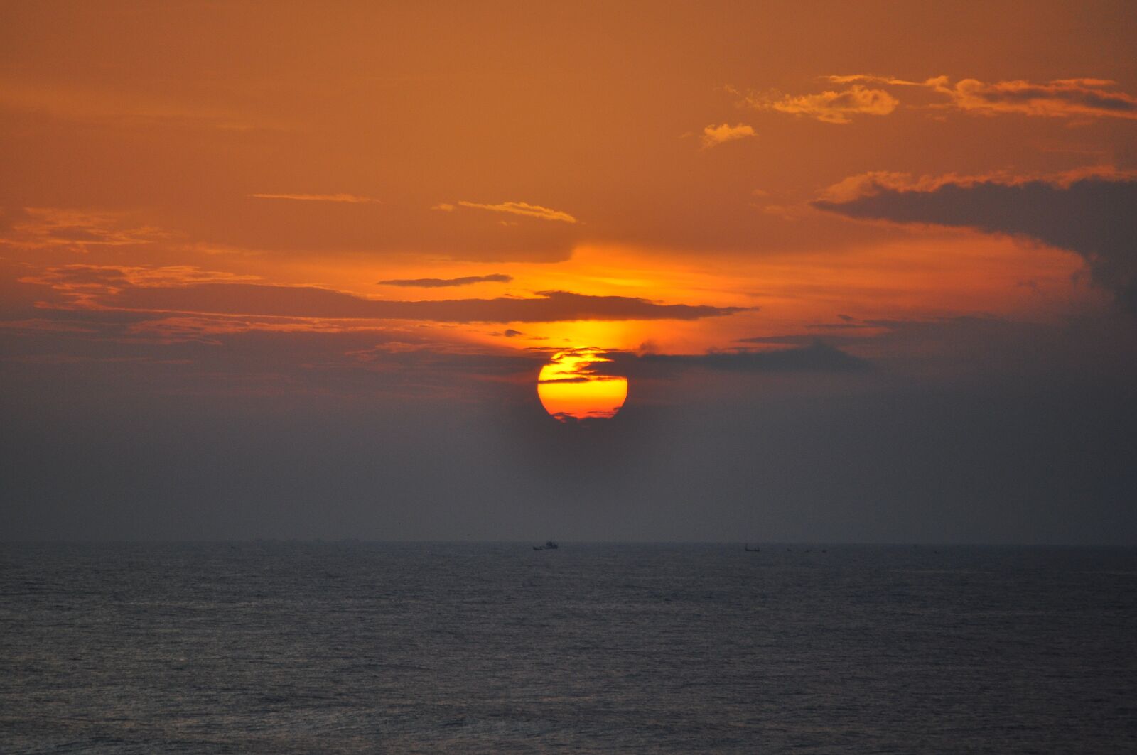 Nikon D90 sample photo. Dawn, sky, beach photography