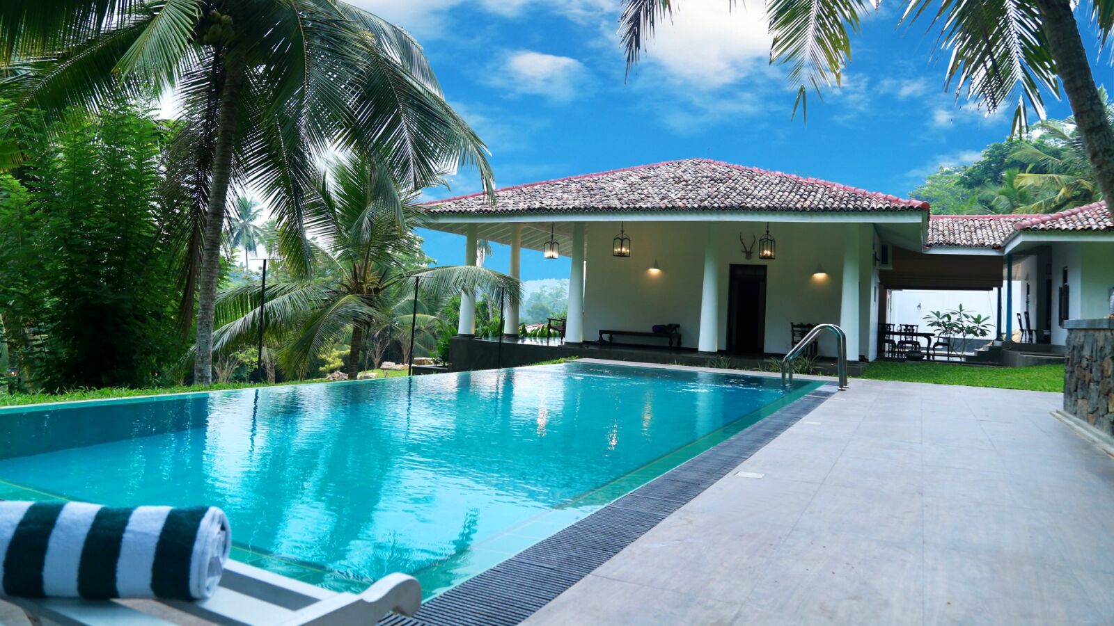 Canon EOS 6D + Canon EF 24-105mm F4L IS USM sample photo. Manor house, sri lanka photography