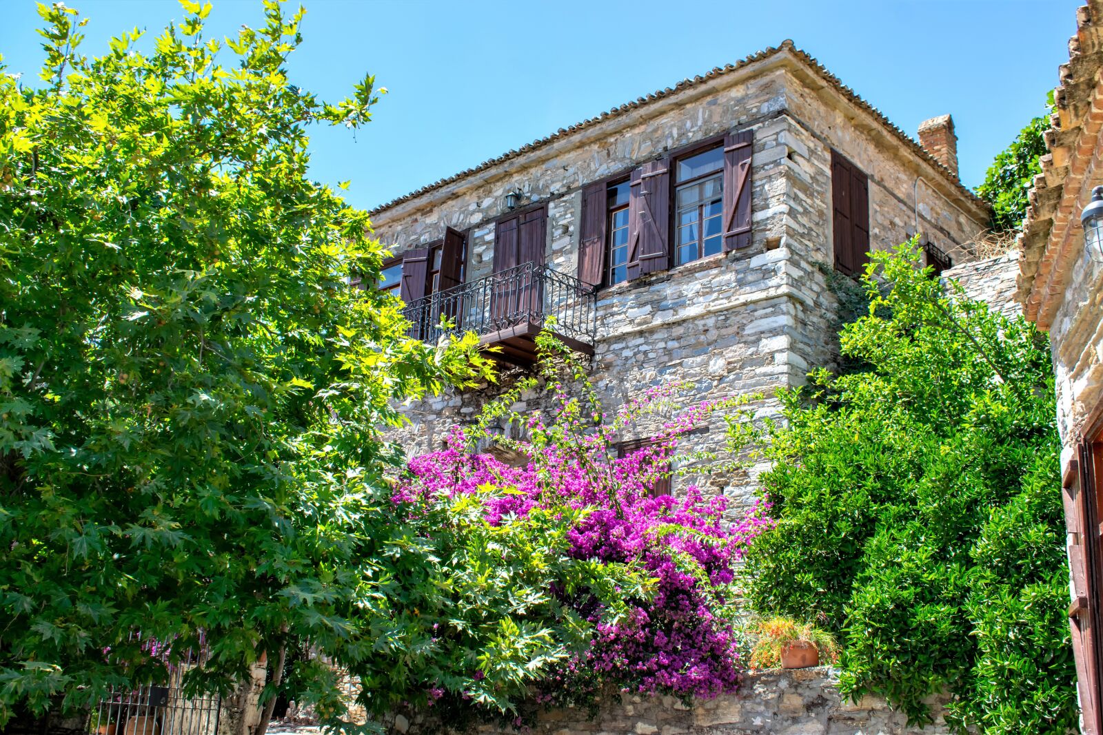 Nikon D5300 sample photo. Stone house, travel, building photography