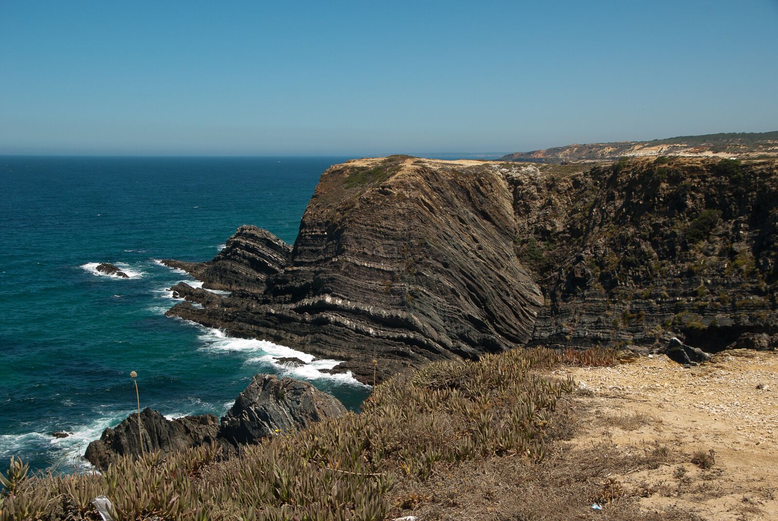 Pentax K10D sample photo. Portugal, atlantic ocean, cliffs photography