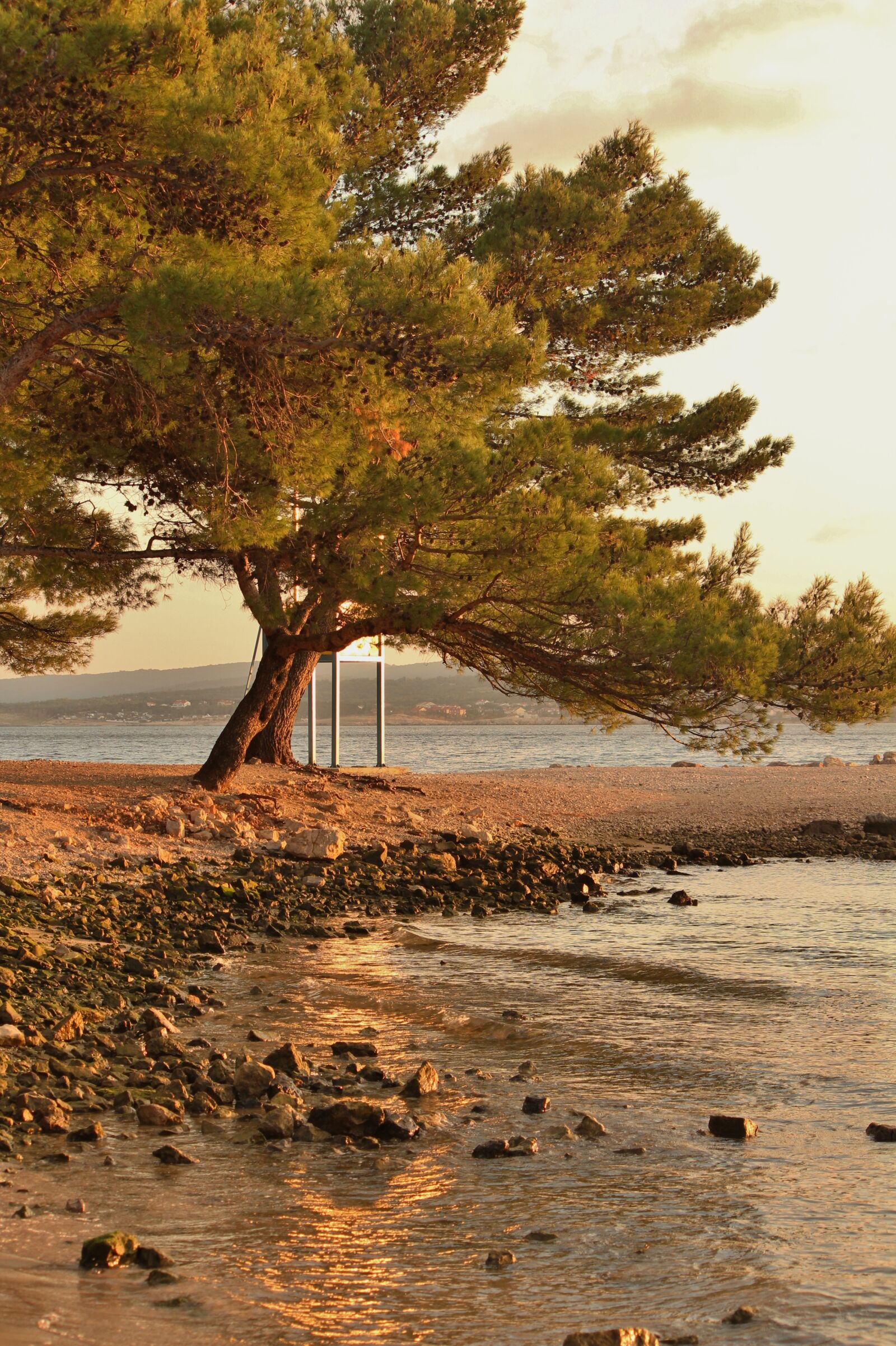 Canon EOS 550D (EOS Rebel T2i / EOS Kiss X4) sample photo. Pebble beach, croatia, abendstimmung photography