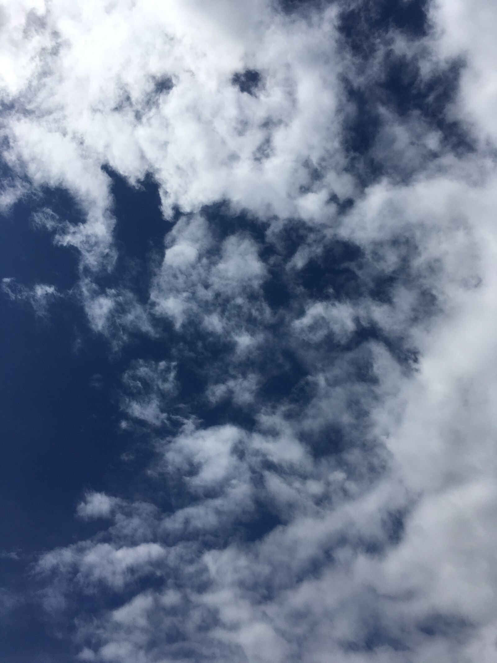 Apple iPhone SE sample photo. Clouds, sky, heaven photography