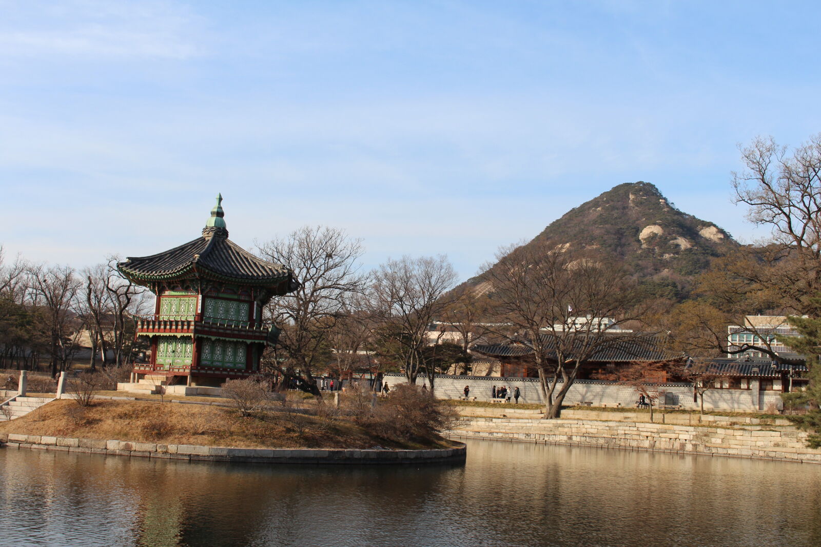 Canon EOS 700D (EOS Rebel T5i / EOS Kiss X7i) sample photo. Gyeongbokgung, korea, winter photography