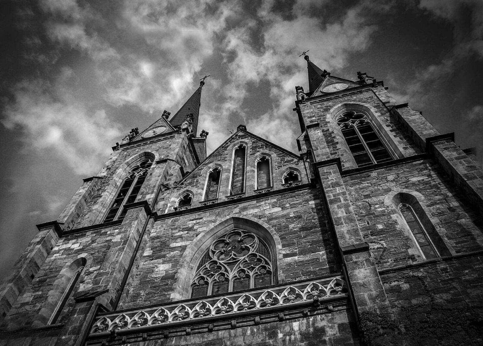 Nikon Coolpix L100 sample photo. Church, towers, building photography