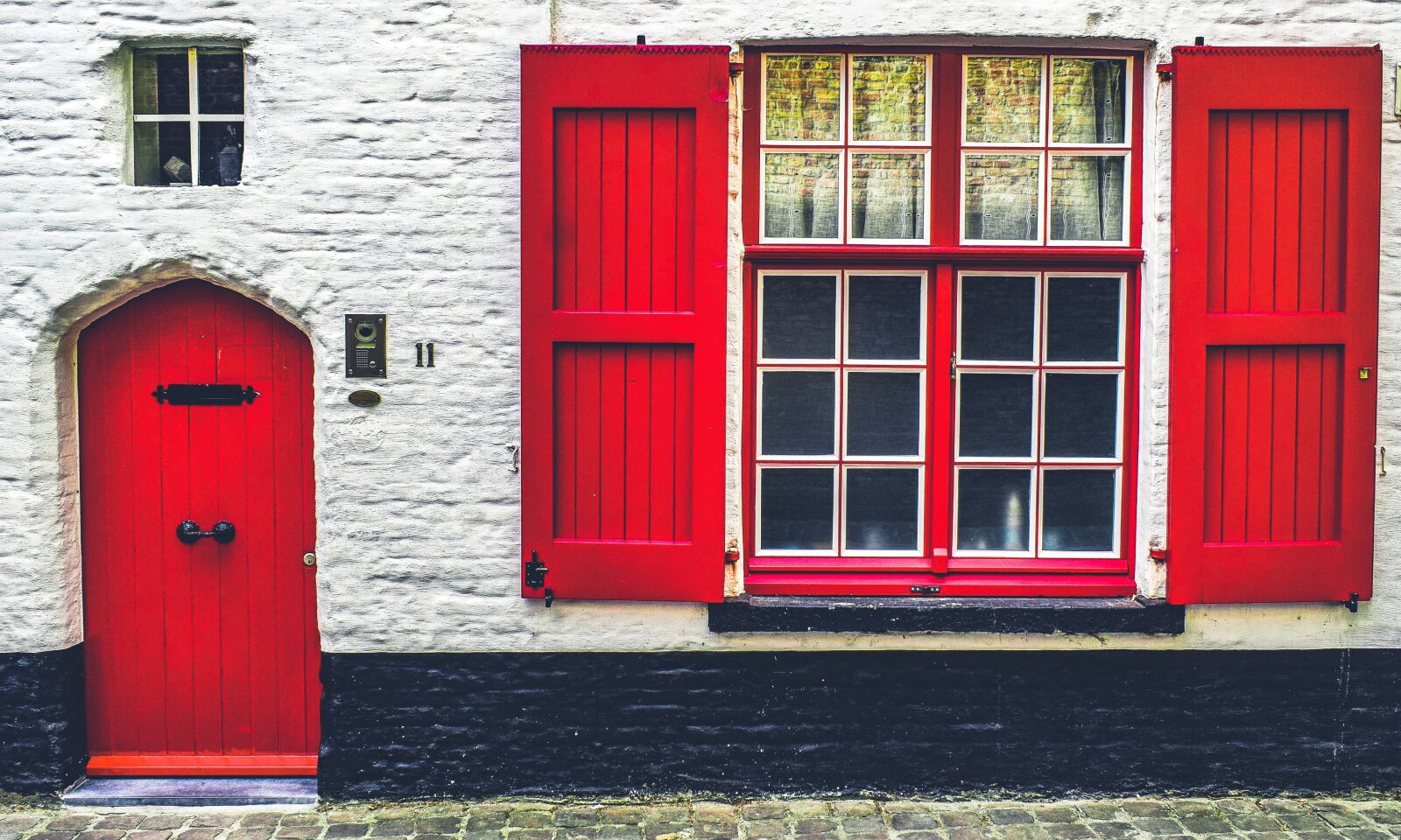 Nikon D3300 sample photo. Facade, house, old photography
