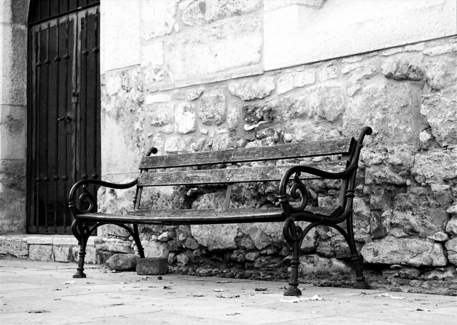 Sony a6000 sample photo. Budapest, black and white photography