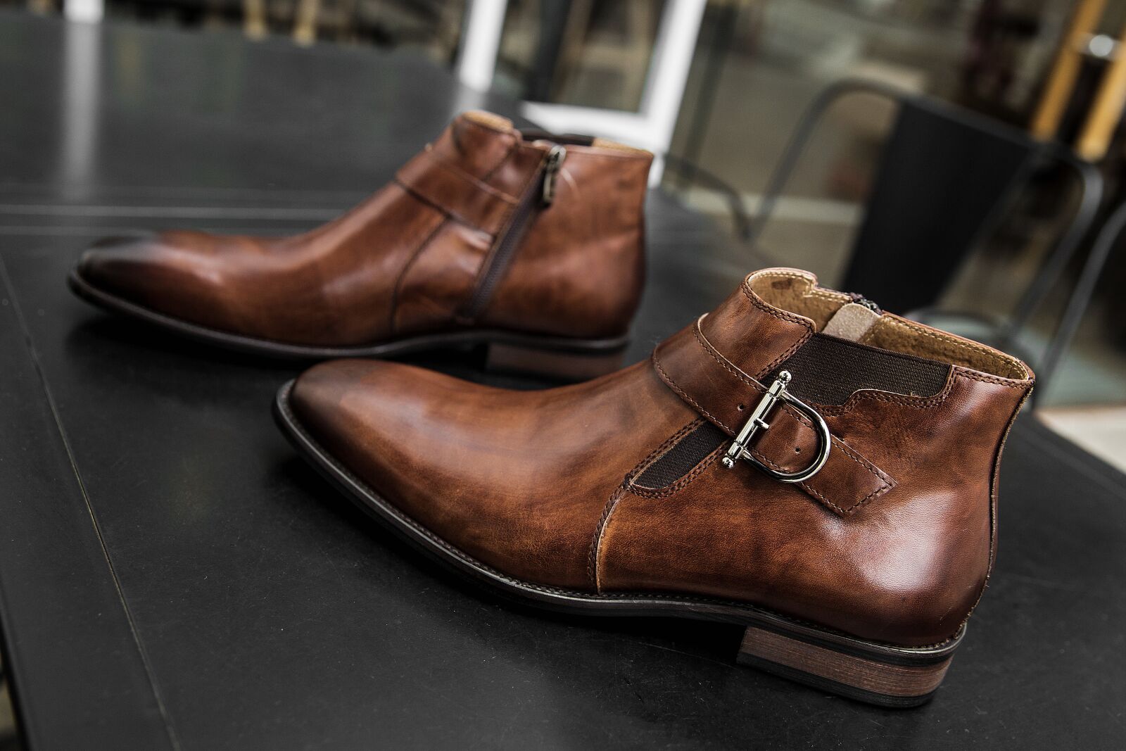 Canon EF 24-70mm F2.8L II USM sample photo. Shoes men, shoe, shine photography