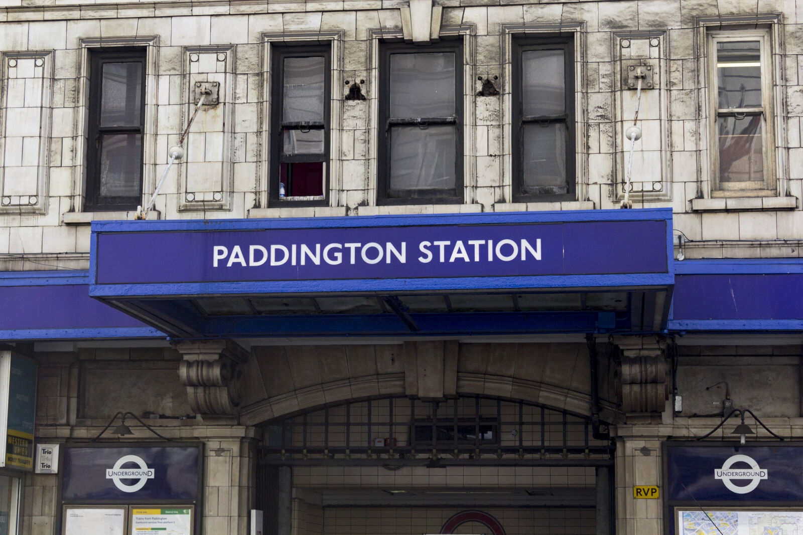 Canon EOS 600D (Rebel EOS T3i / EOS Kiss X5) sample photo. London, padding, station, train photography