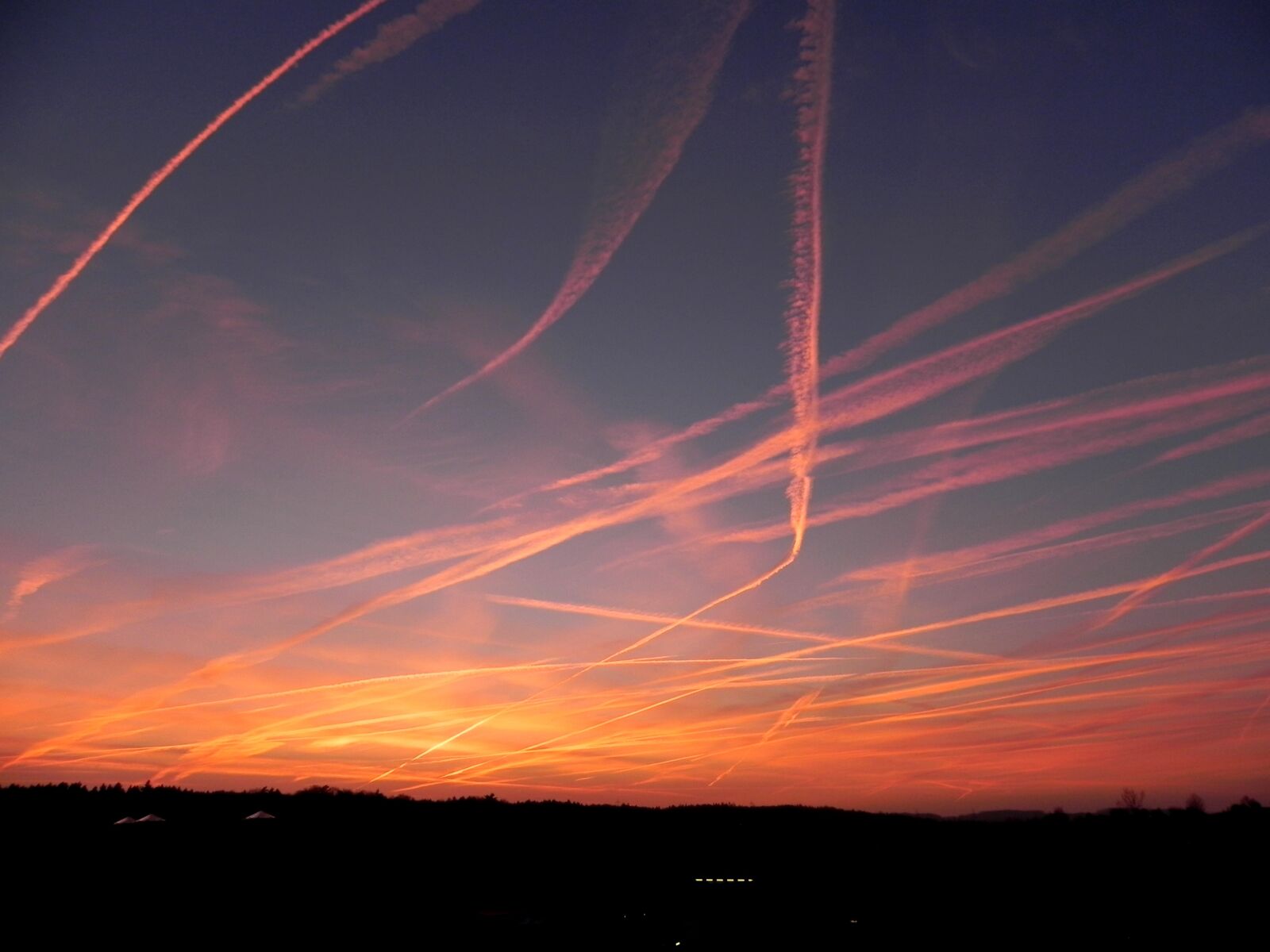 Nikon Coolpix P100 sample photo. Sunset, airplanes, red photography