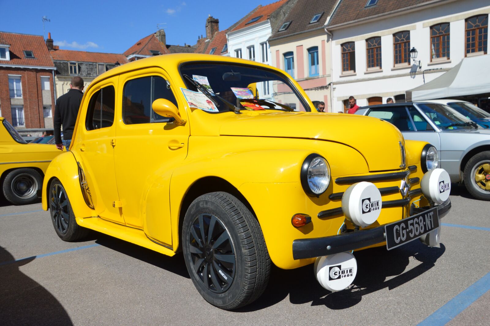 Nikon D3200 sample photo. Renault, mini, compact photography
