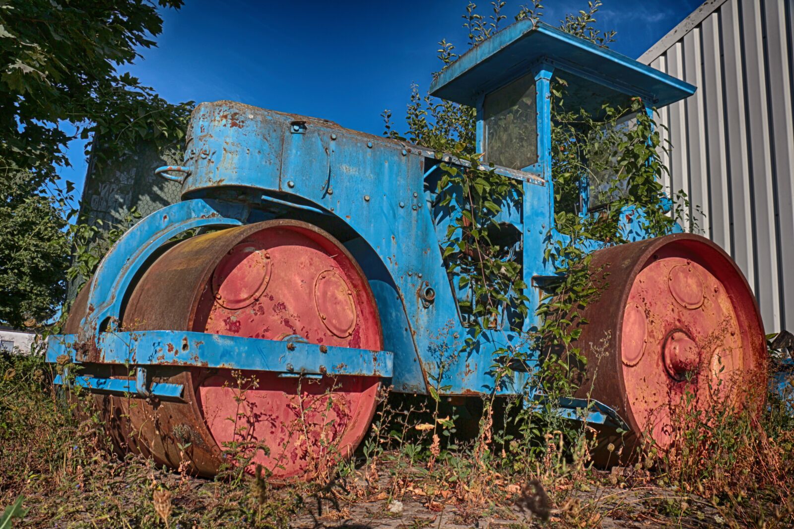 Canon EOS 700D (EOS Rebel T5i / EOS Kiss X7i) sample photo. Road roller, old, ailing photography