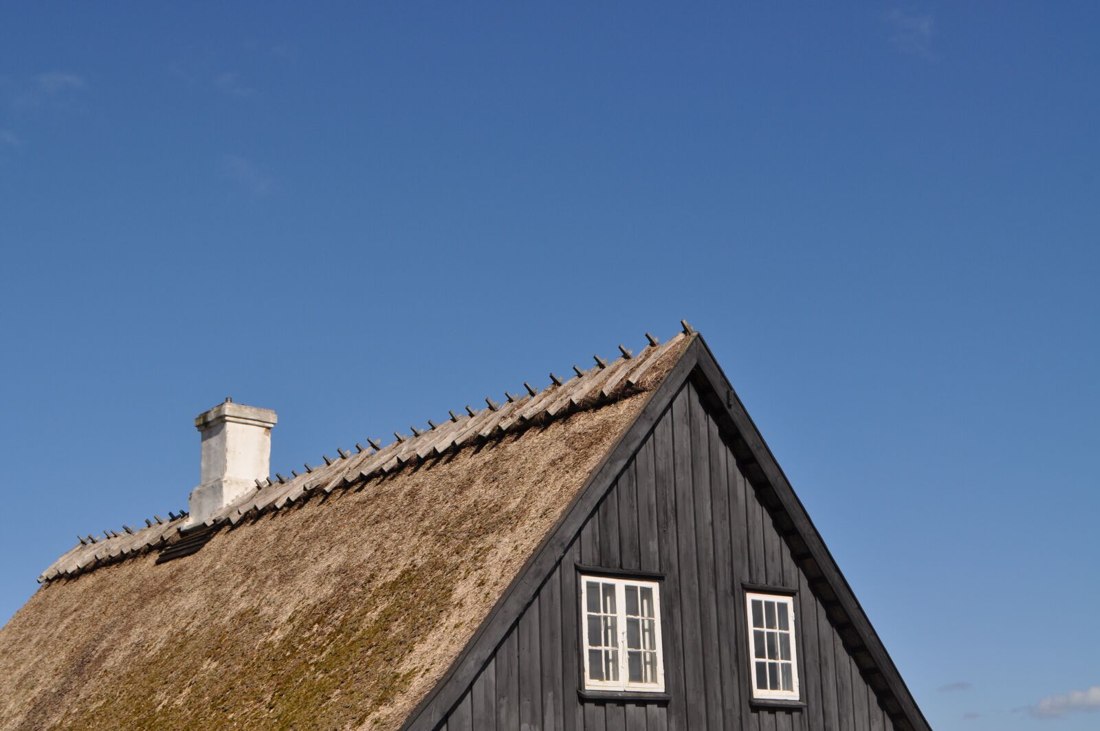 Nikon D5000 sample photo. House, blue sky, sky photography