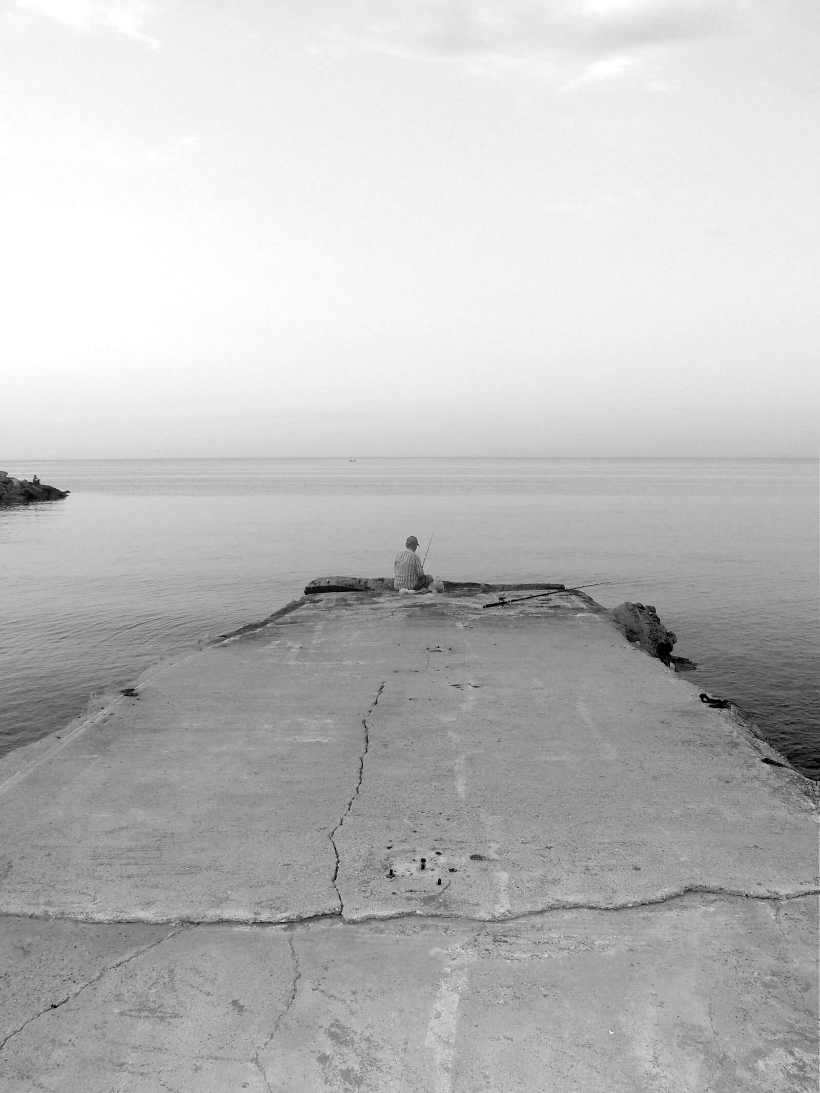 Olympus XZ-1 sample photo. Fisherman, dead, water photography