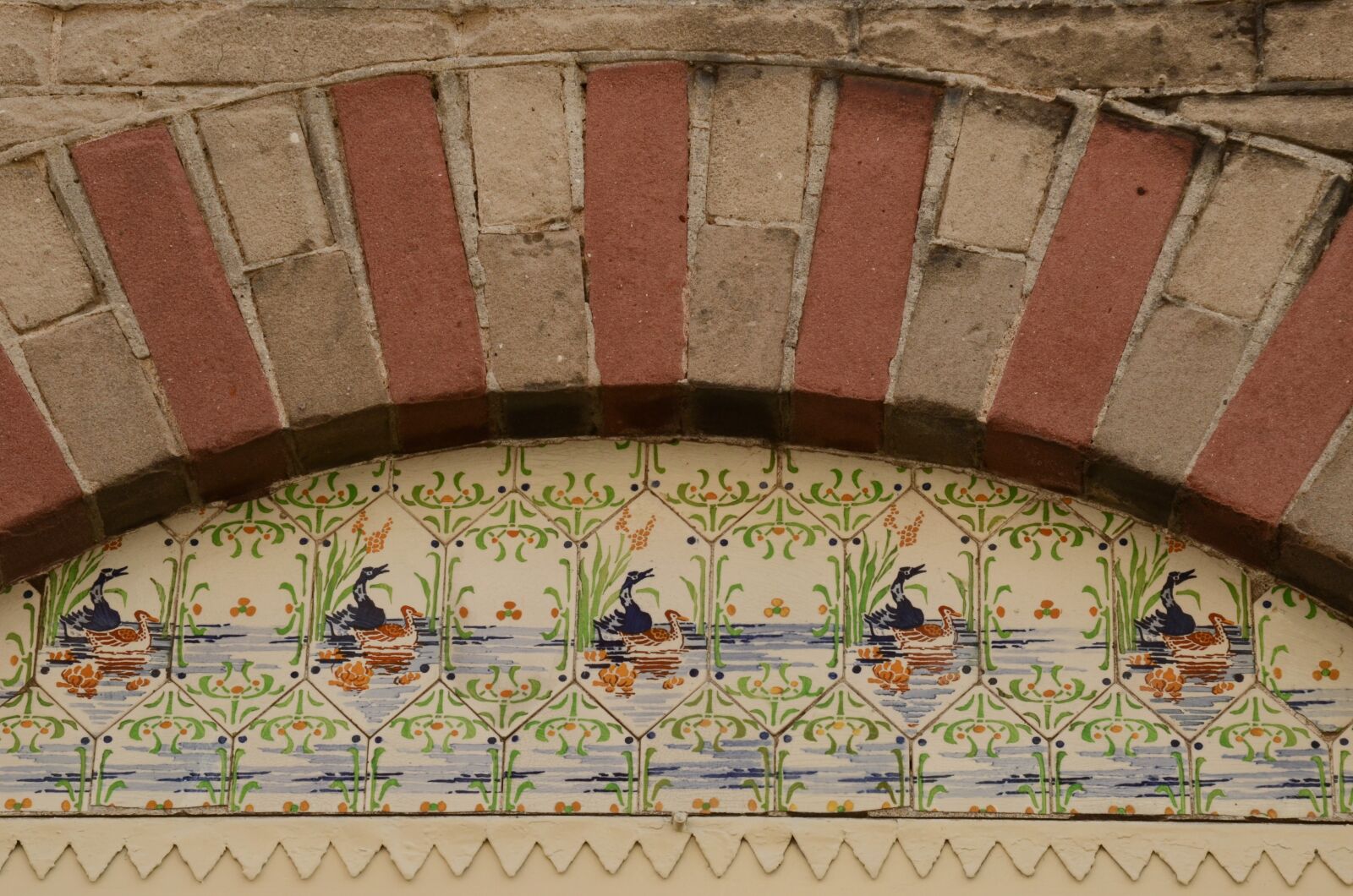 Nikon D7000 sample photo. Facade, facing brick, decoration photography