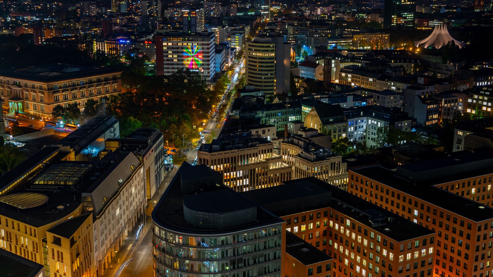 Sony a7 II + Sony FE 28-70mm F3.5-5.6 OSS sample photo. Berlin, night photograph, long photography