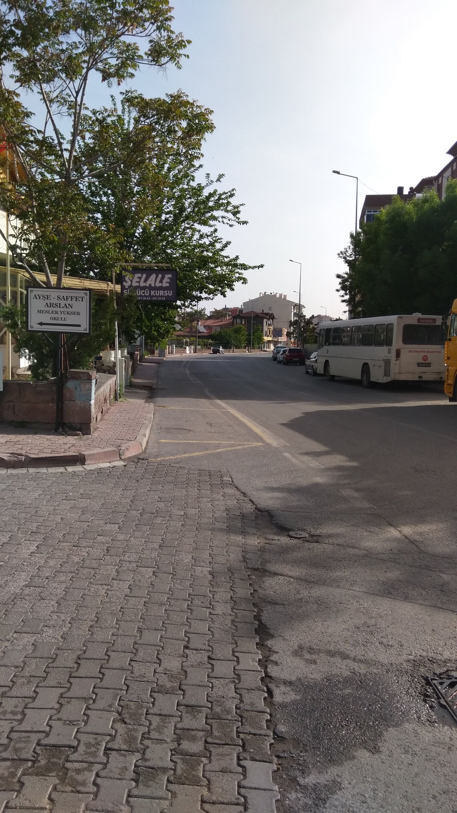 General Mobile GM 5 Plus sample photo. Cadde, sokak, binalar photography