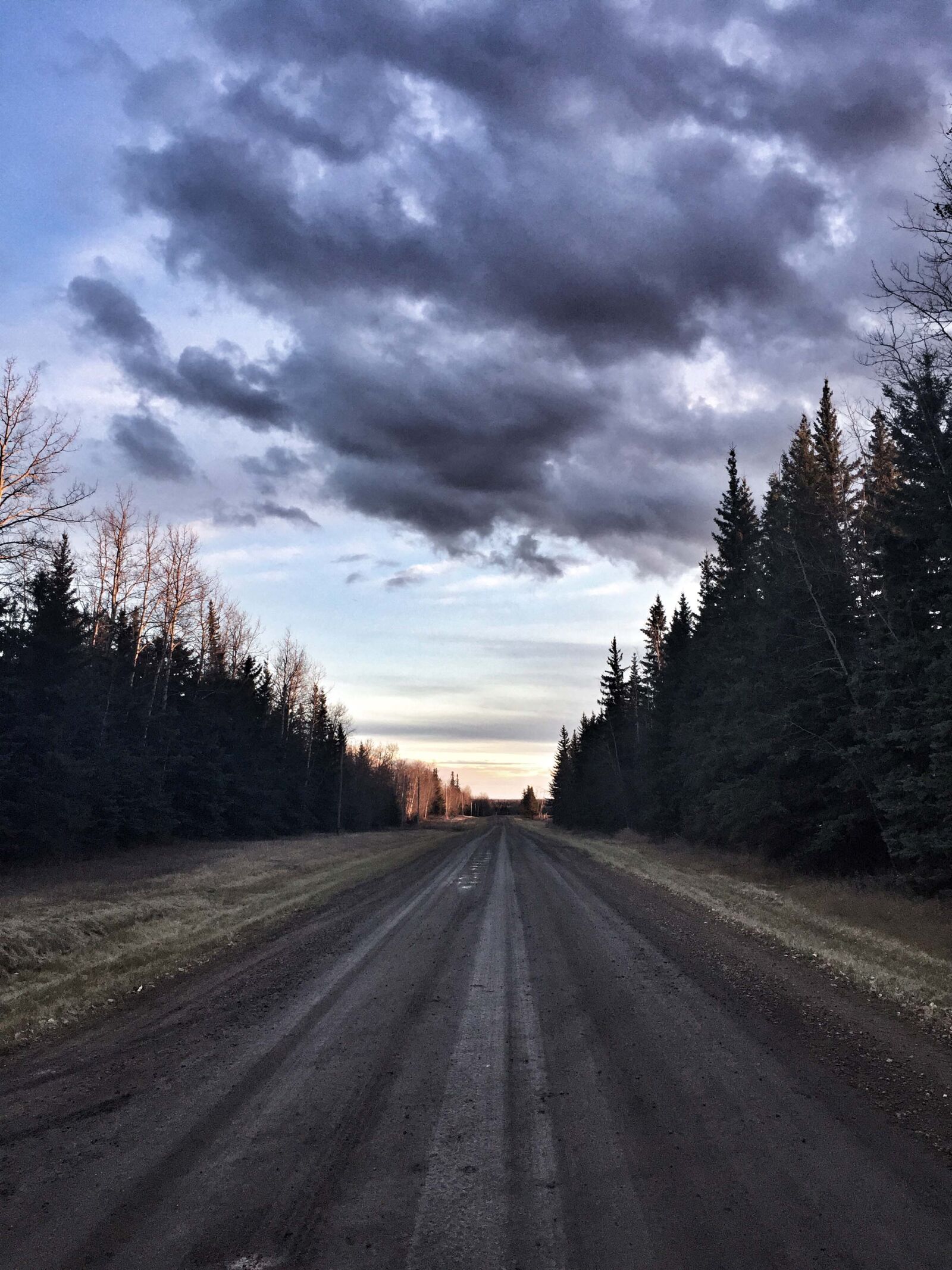 iPhone 6 back camera 4.15mm f/2.2 sample photo. Clouds, dark, clouds, dirt photography