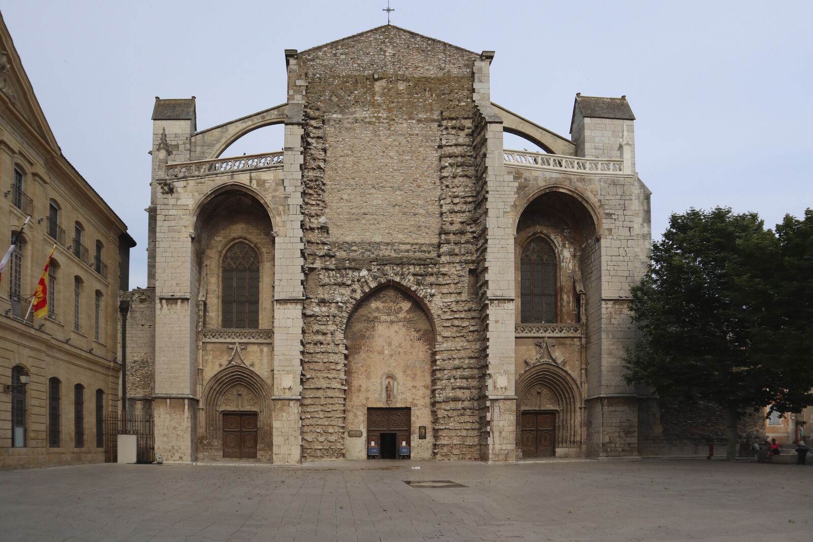 Canon EOS M100 sample photo. Basilica, religious, protected heritage photography