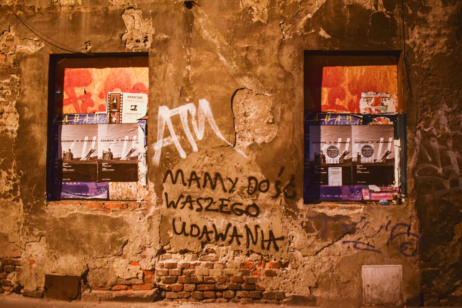 Nikon D3300 sample photo. Graffiti, posters, wall photography