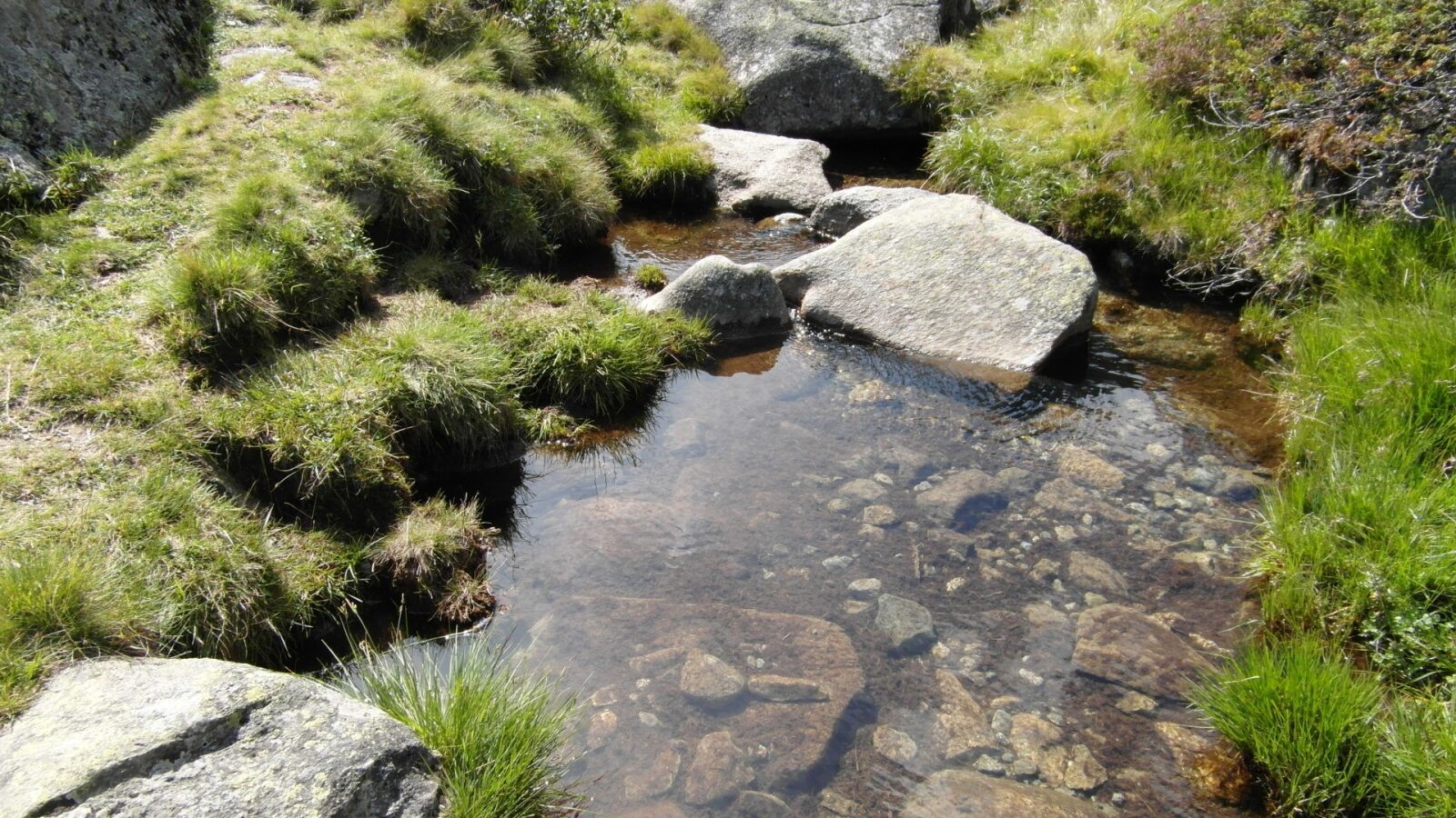 Samsung WB750 sample photo. Bach, mountain, water photography