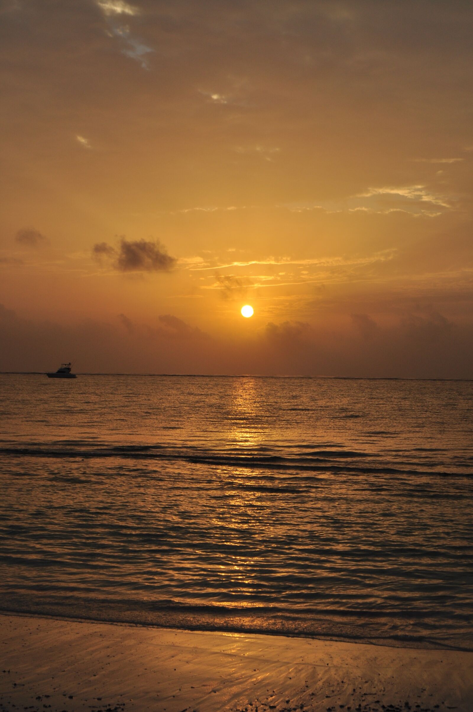 Nikon D5000 sample photo. Sunset, waters, dawn photography