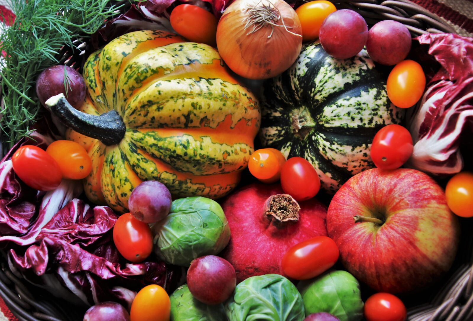 Canon EOS 80D sample photo. Shopping cart, vegetables, autumn photography