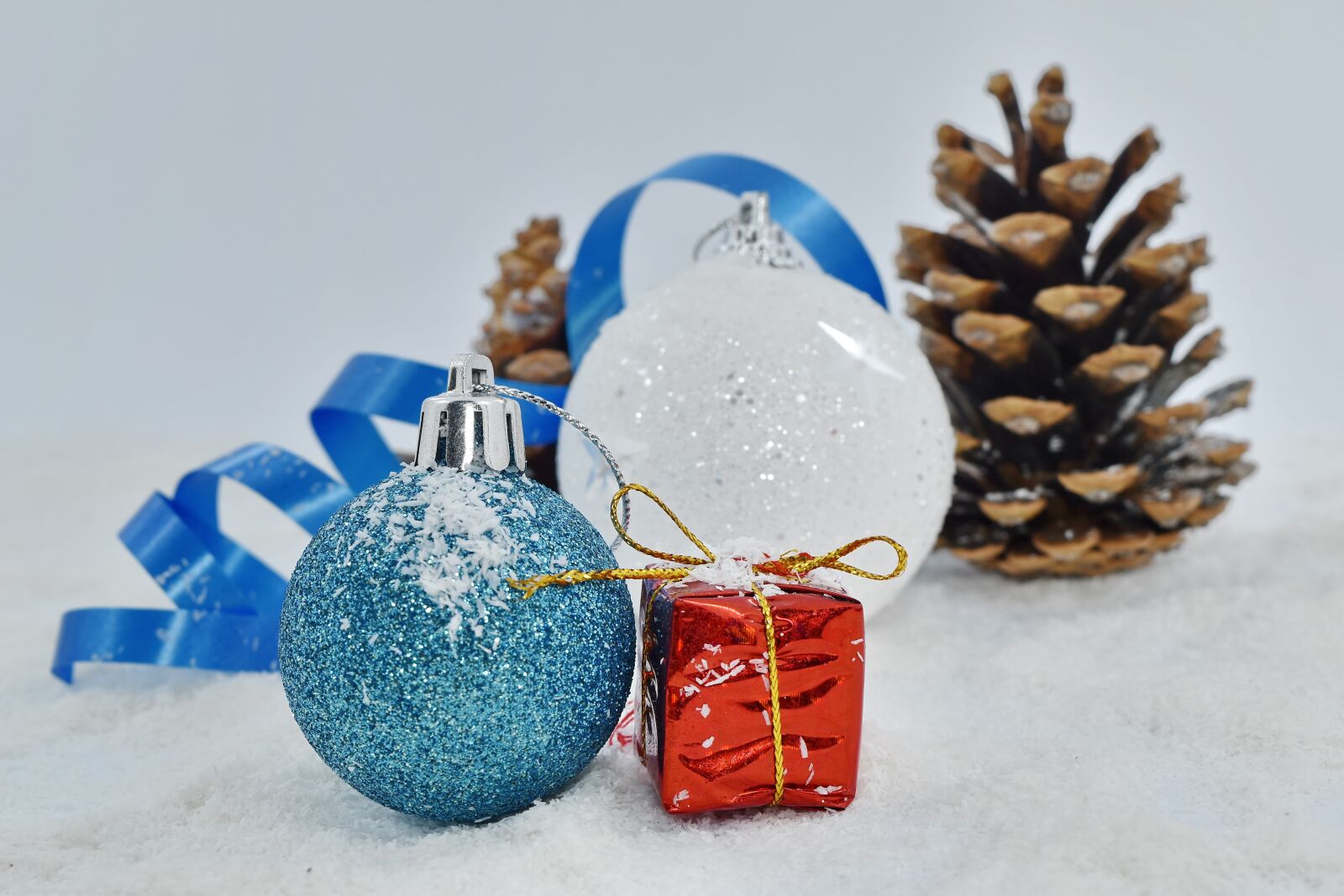 Nikon D5500 sample photo. Decoration, gifts, ornament, sphere photography