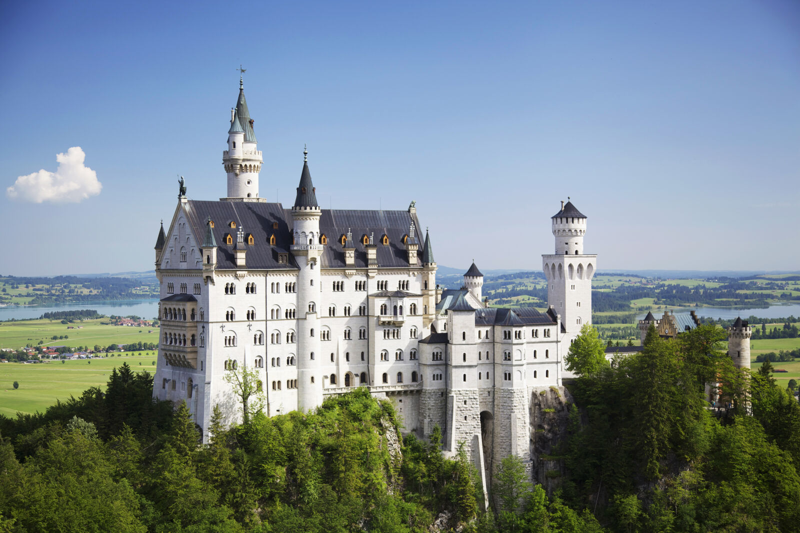 Canon EOS 5D Mark II sample photo. Architecture, building, castle, daylight photography