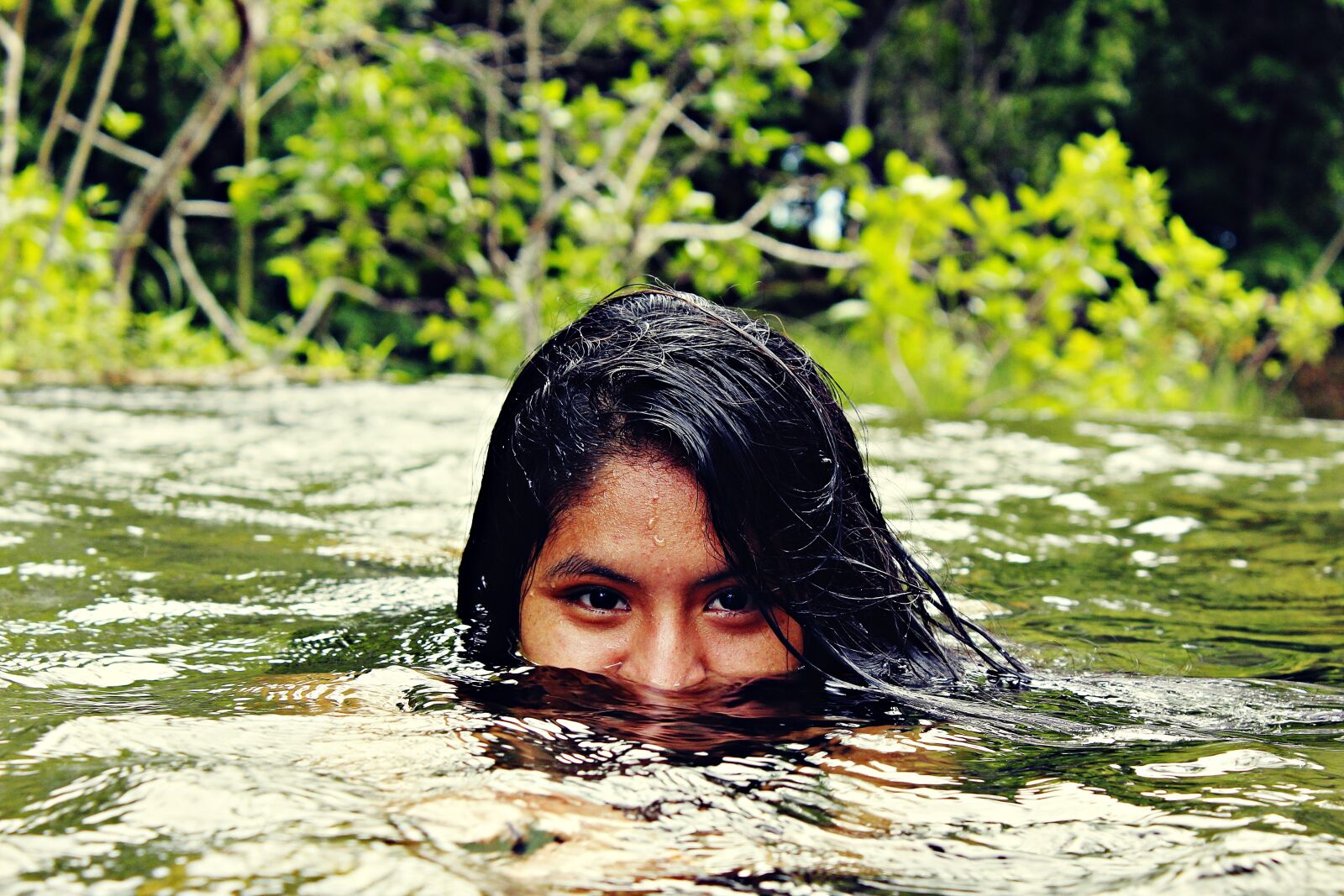 Canon EOS 1200D (EOS Rebel T5 / EOS Kiss X70 / EOS Hi) sample photo. River, women, water photography