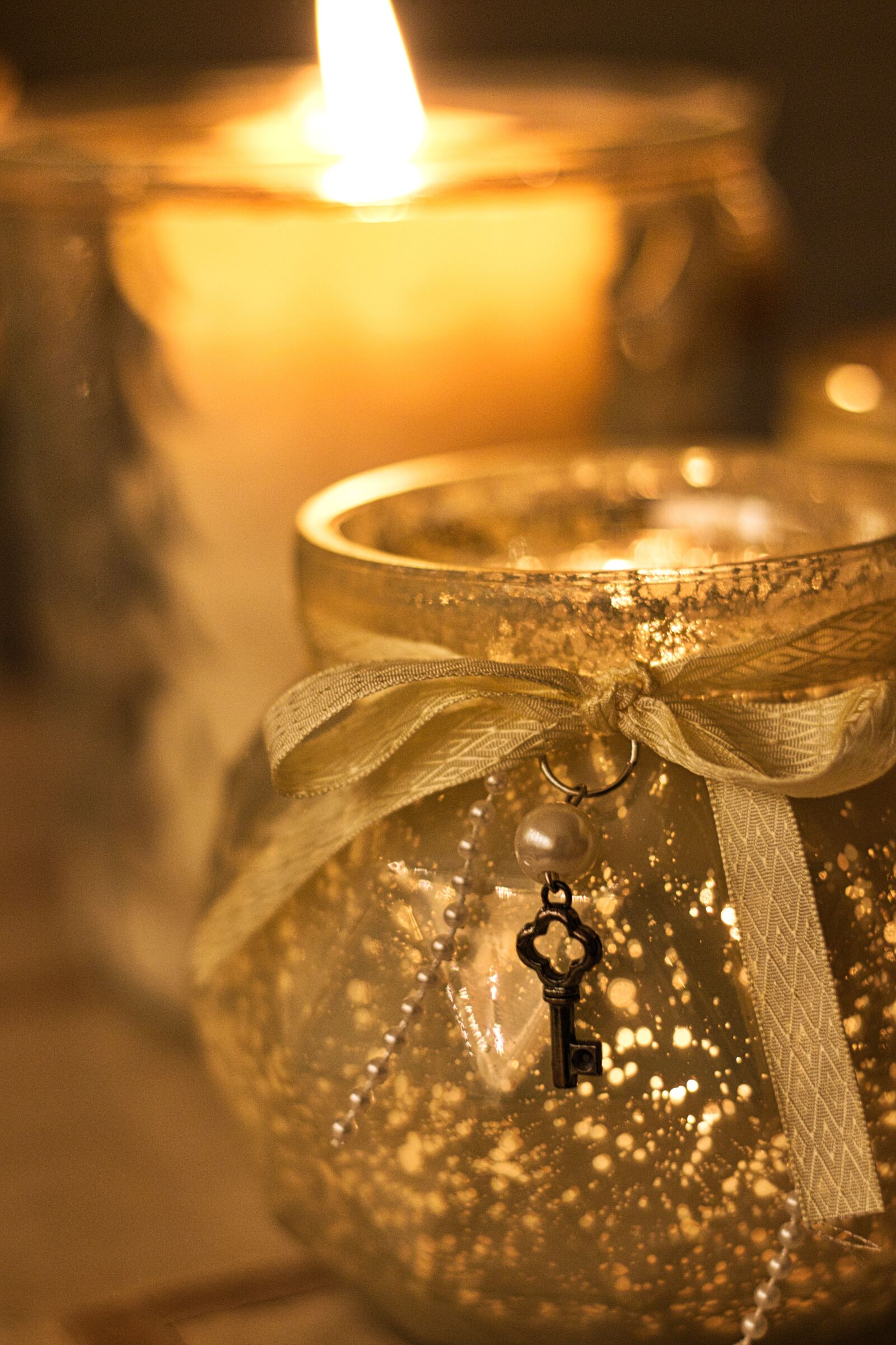 Canon EOS 200D (EOS Rebel SL2 / EOS Kiss X9) + Canon EF 50mm F1.8 STM sample photo. Candle, tealight, light photography