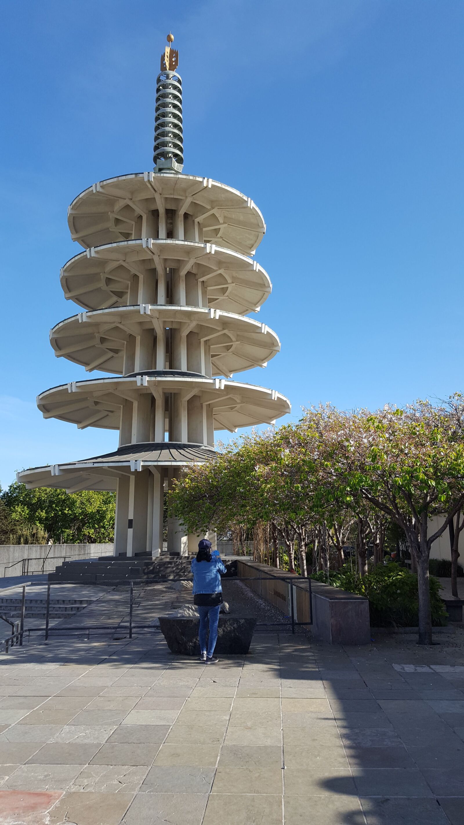 Samsung Galaxy S6 sample photo. Pagoda, pagoda and blue photography